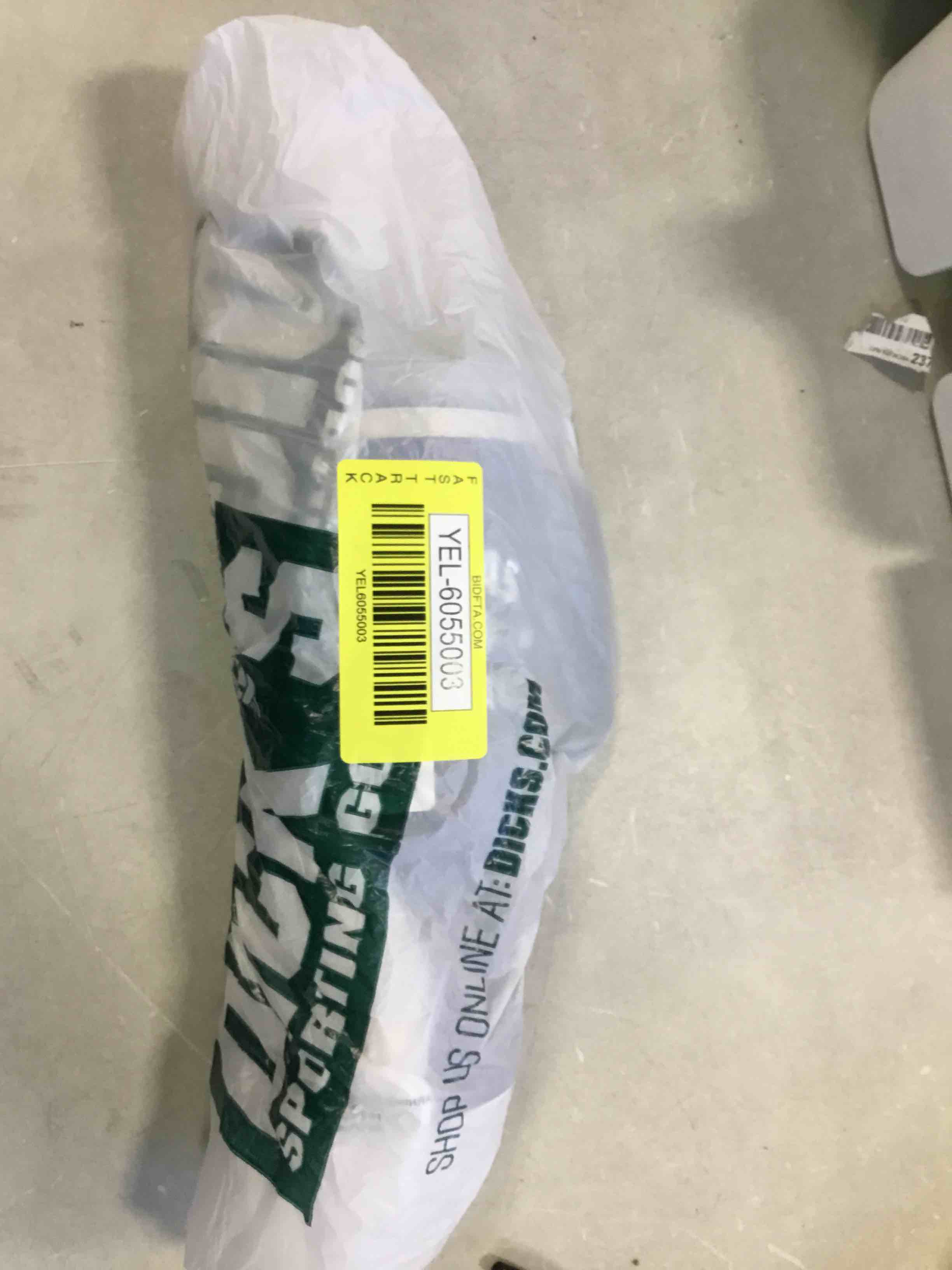 https://s3.amazonaws.com/lotting-images-prod/bidfta/YEL6055003_1709237314871.jpeg