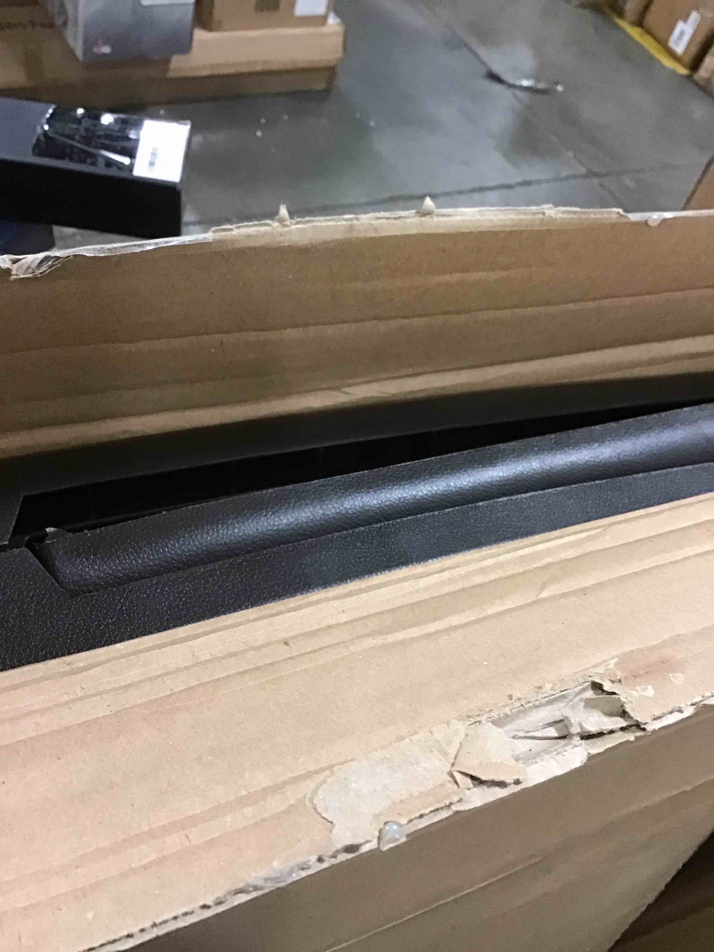 https://s3.amazonaws.com/lotting-images-prod/bidfta/YEL6058130_1713454082647.jpeg