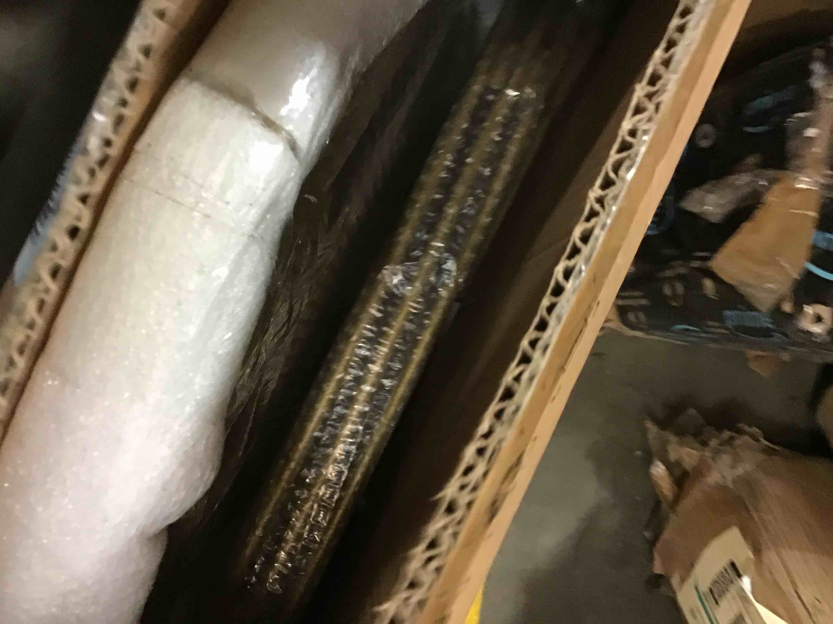 https://s3.amazonaws.com/lotting-images-prod/bidfta/YEL6058135_1713454605590.jpeg