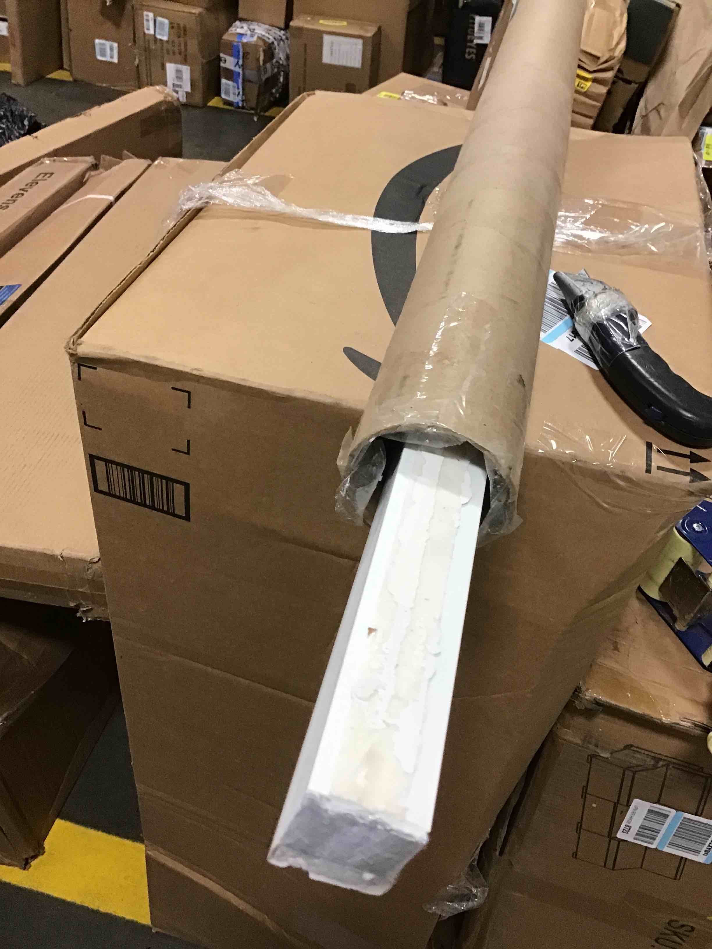 https://s3.amazonaws.com/lotting-images-prod/bidfta/YEL6058147_1713459533285.jpeg