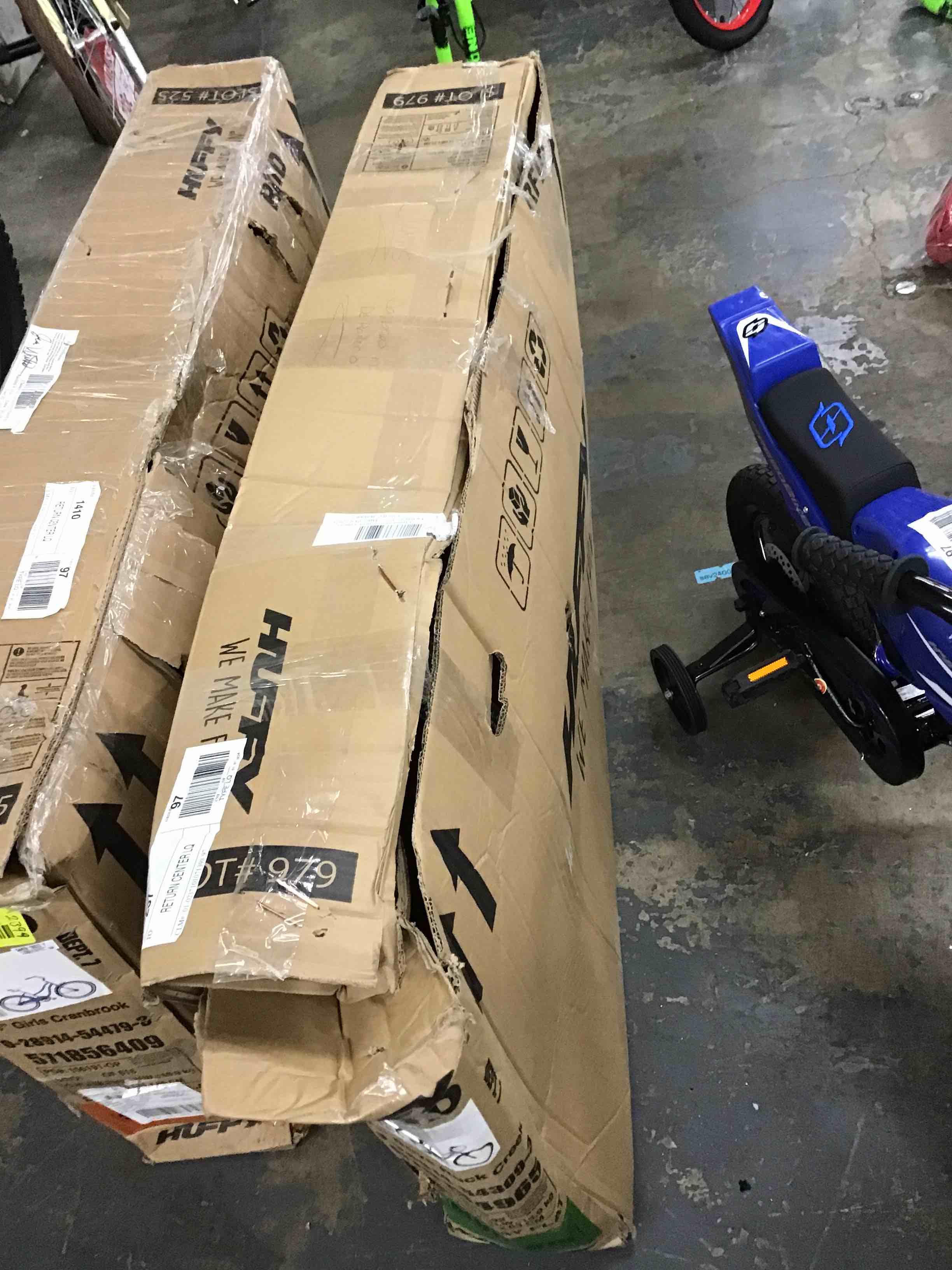 https://s3.amazonaws.com/lotting-images-prod/bidfta/YEL6058391_1714497007127.jpeg