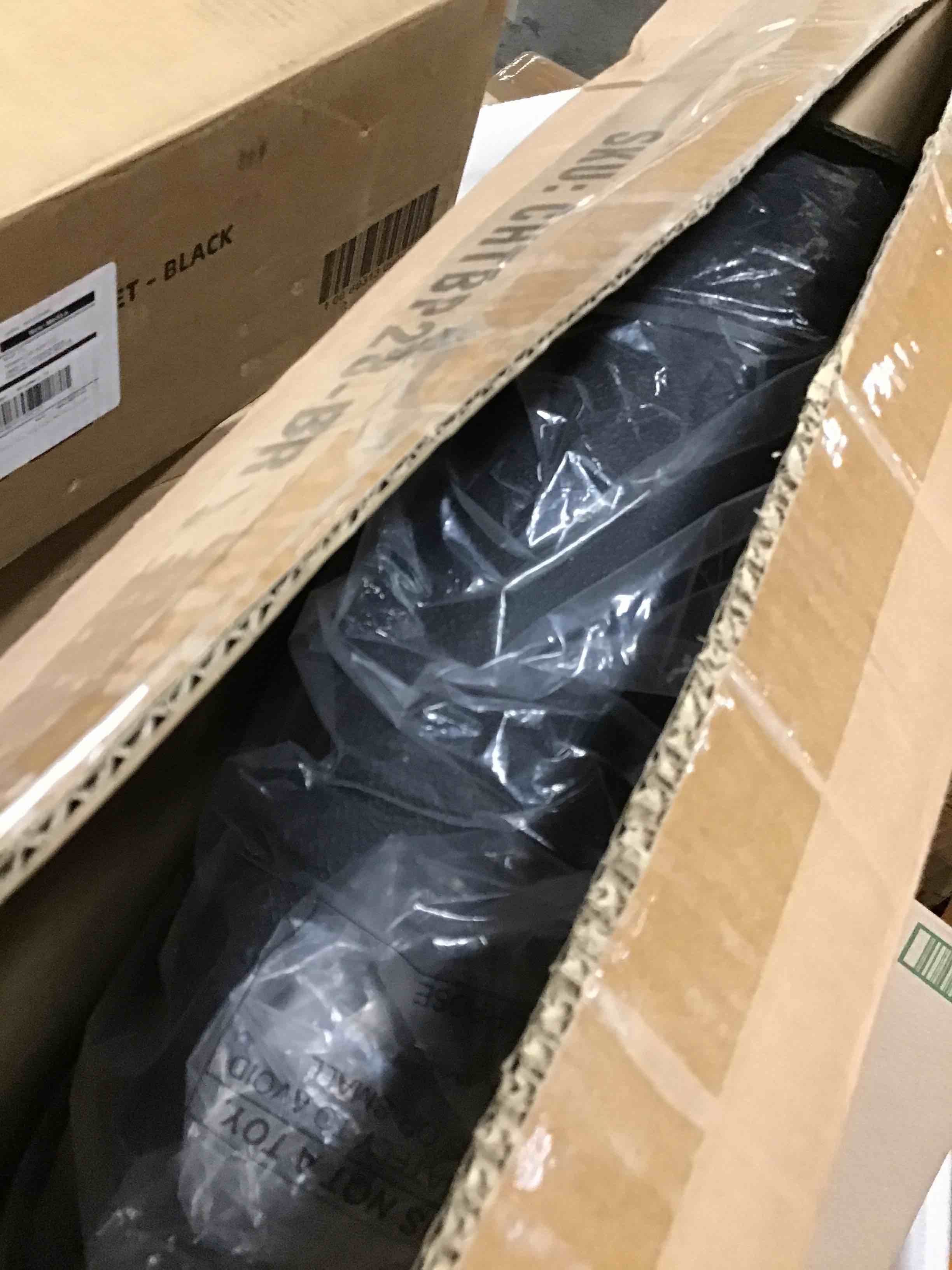 https://s3.amazonaws.com/lotting-images-prod/bidfta/YEL6062960_1717676718427.jpeg