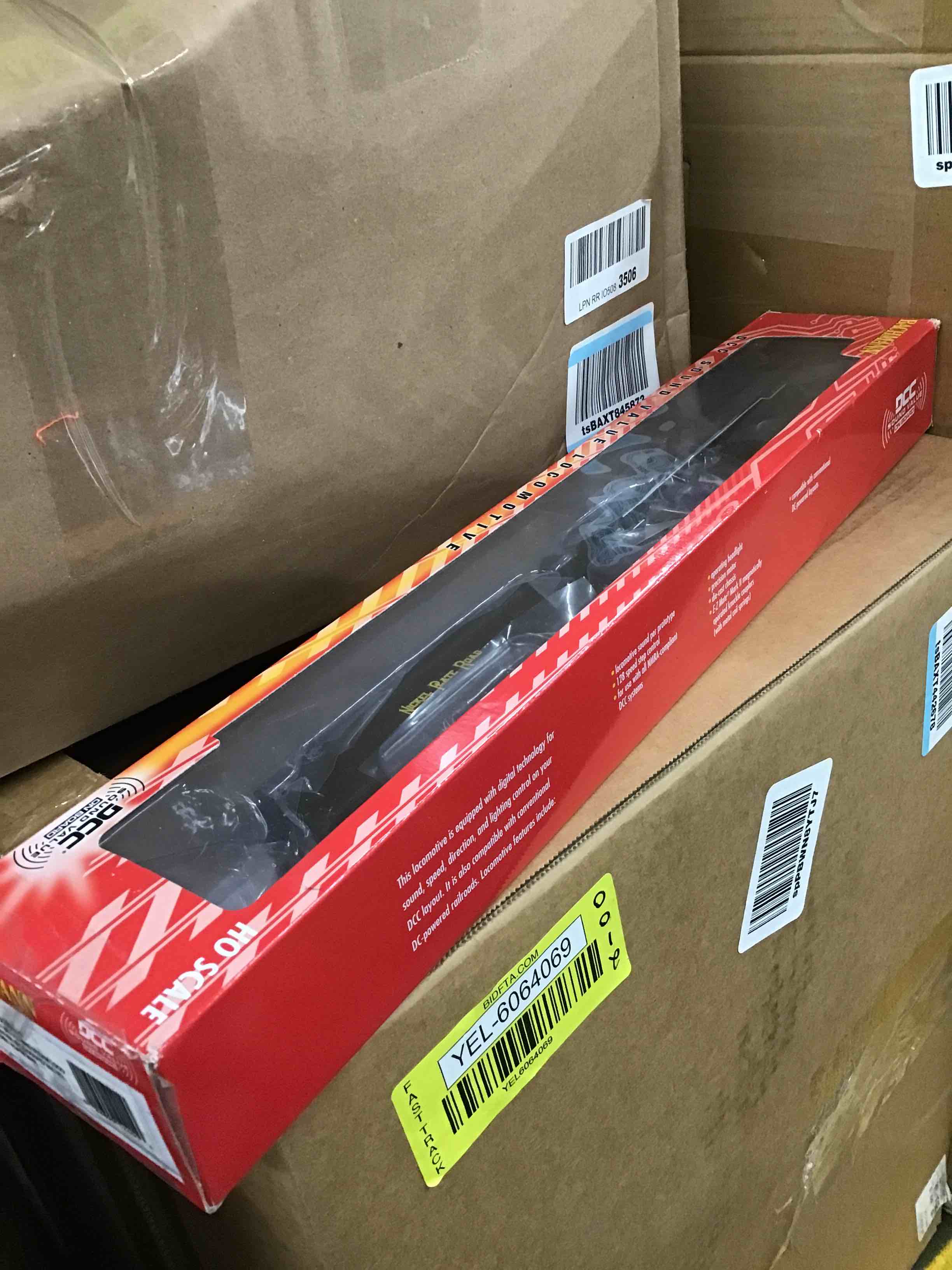 https://s3.amazonaws.com/lotting-images-prod/bidfta/YEL6064073_1713195951646.jpeg