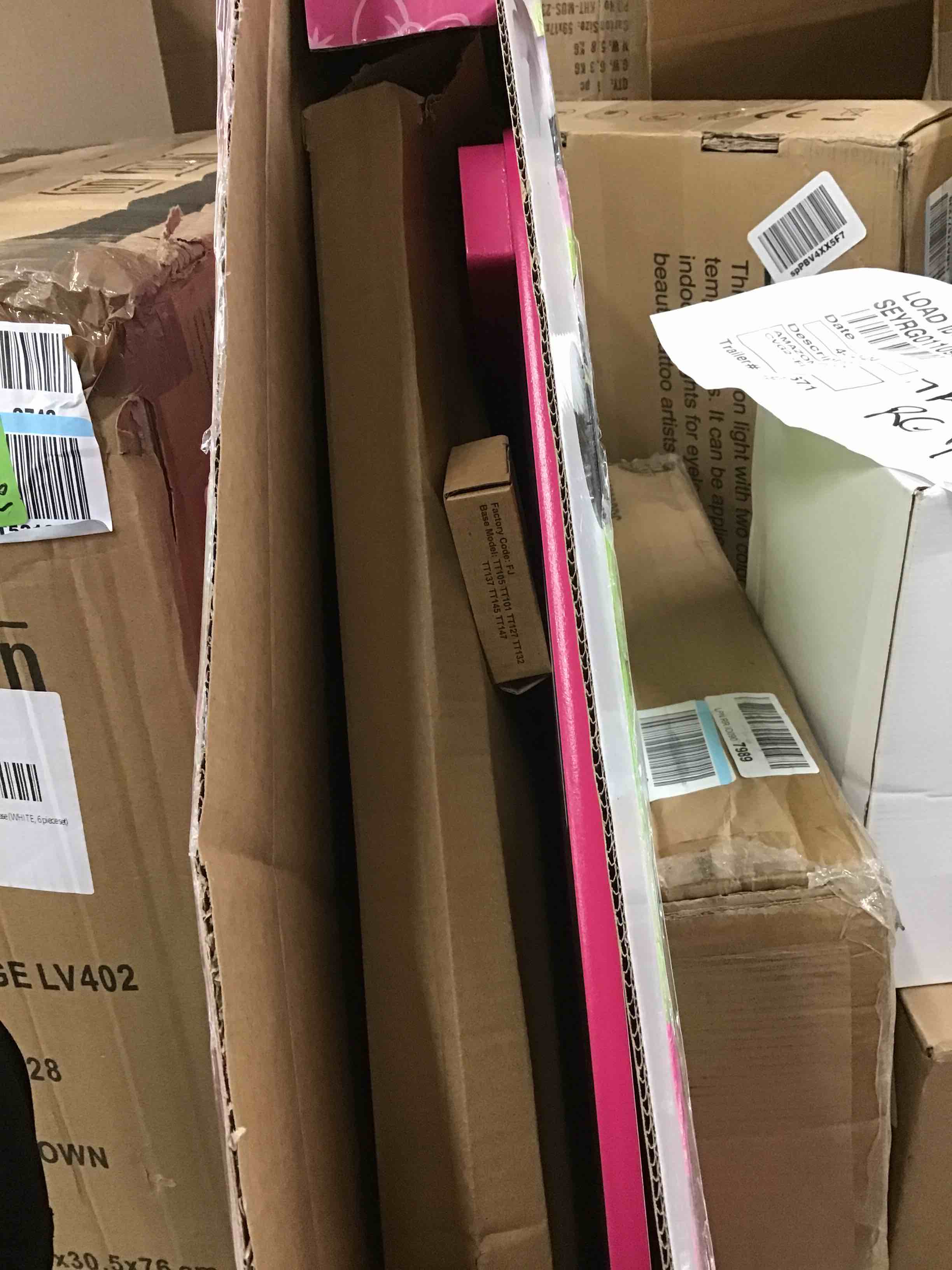 https://s3.amazonaws.com/lotting-images-prod/bidfta/YEL6064203_1713366505550.jpeg
