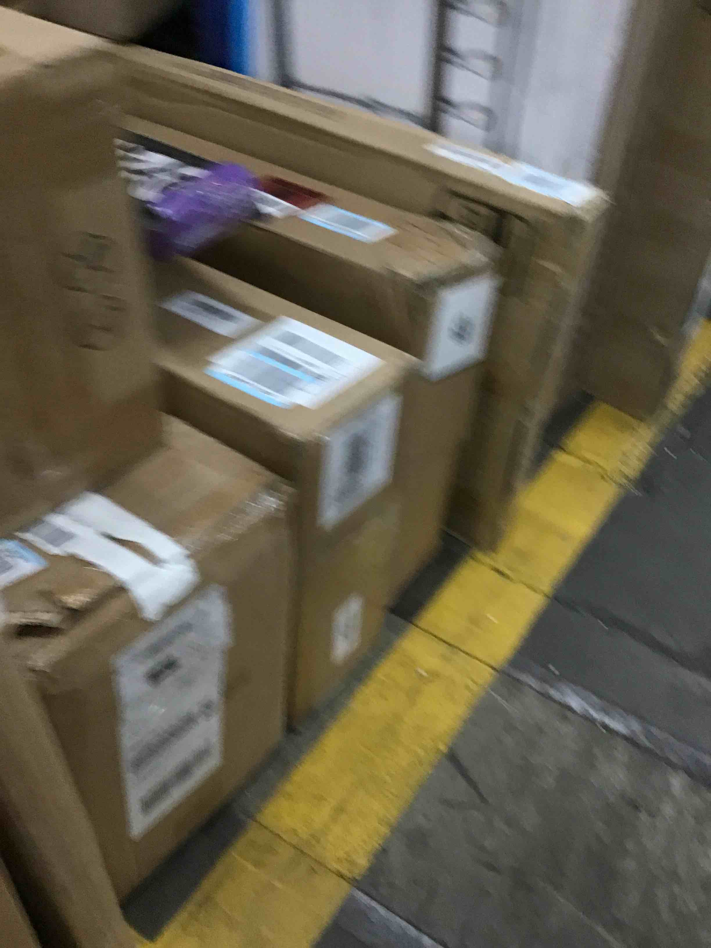 https://s3.amazonaws.com/lotting-images-prod/bidfta/YEL6064213_1713368037715.jpeg
