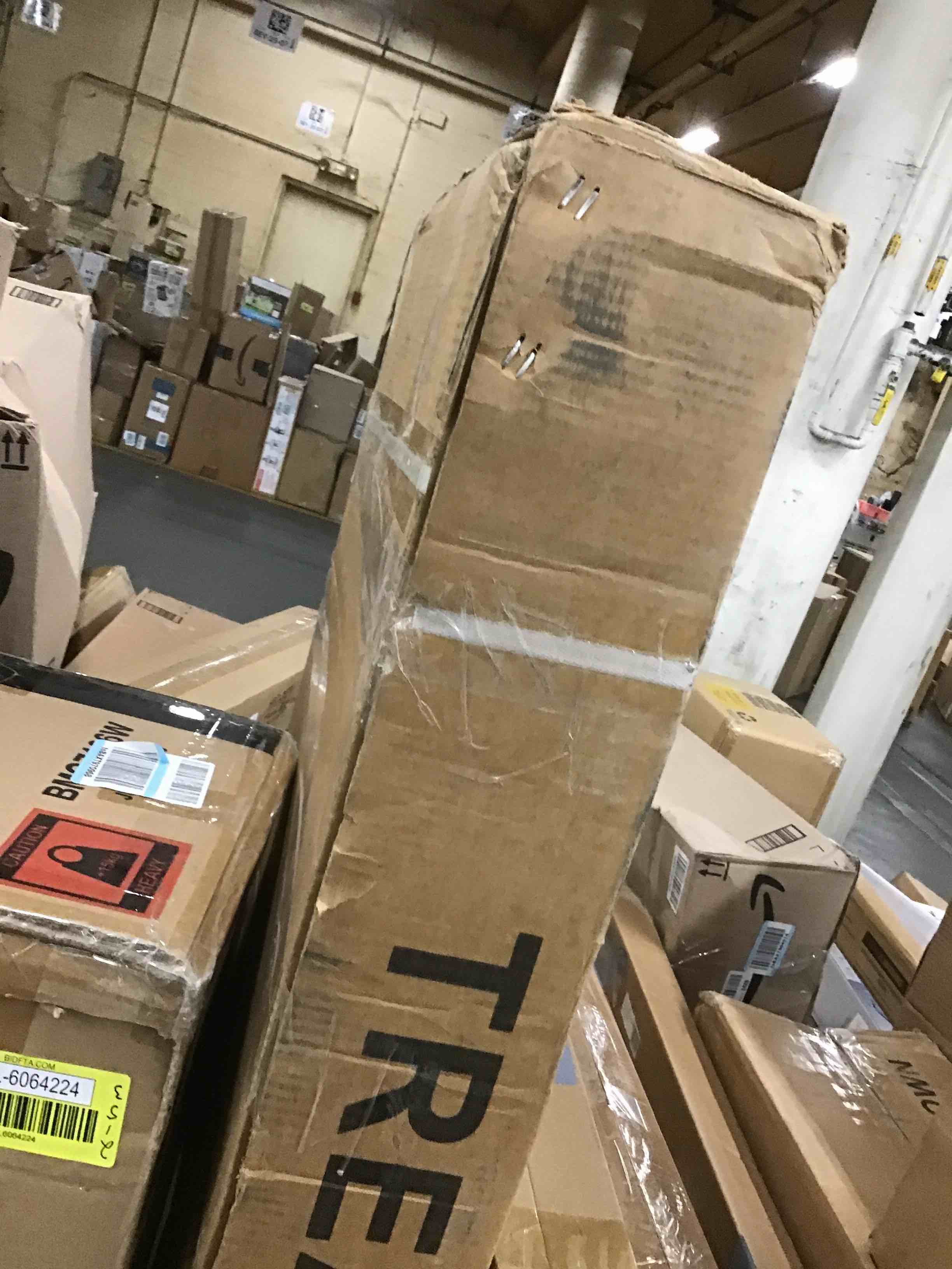 https://s3.amazonaws.com/lotting-images-prod/bidfta/YEL6064225_1713372279386.jpeg