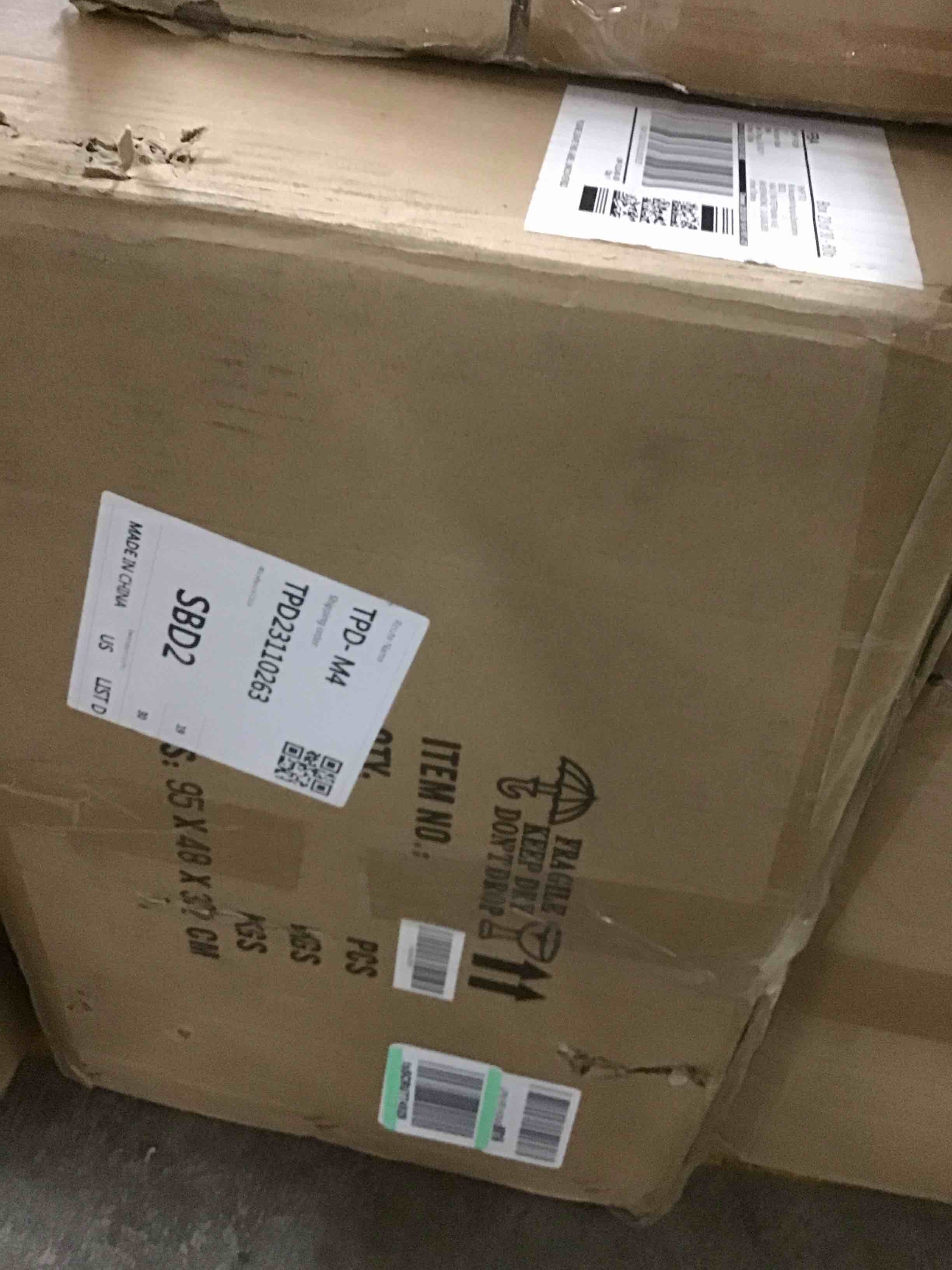 https://s3.amazonaws.com/lotting-images-prod/bidfta/YEL6065773_1717515967595.jpeg