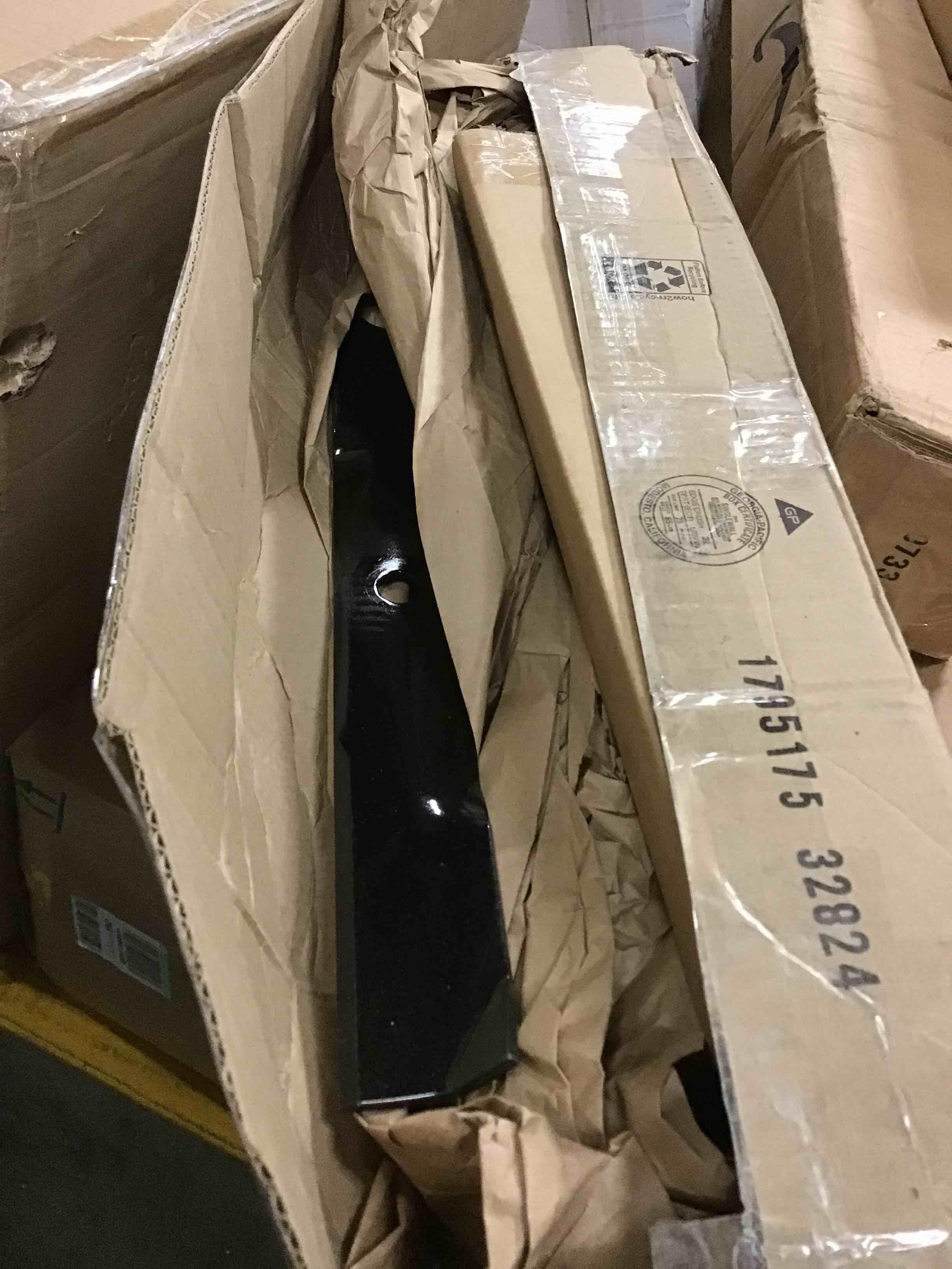 https://s3.amazonaws.com/lotting-images-prod/bidfta/YEL6067247_1716904112452.jpeg
