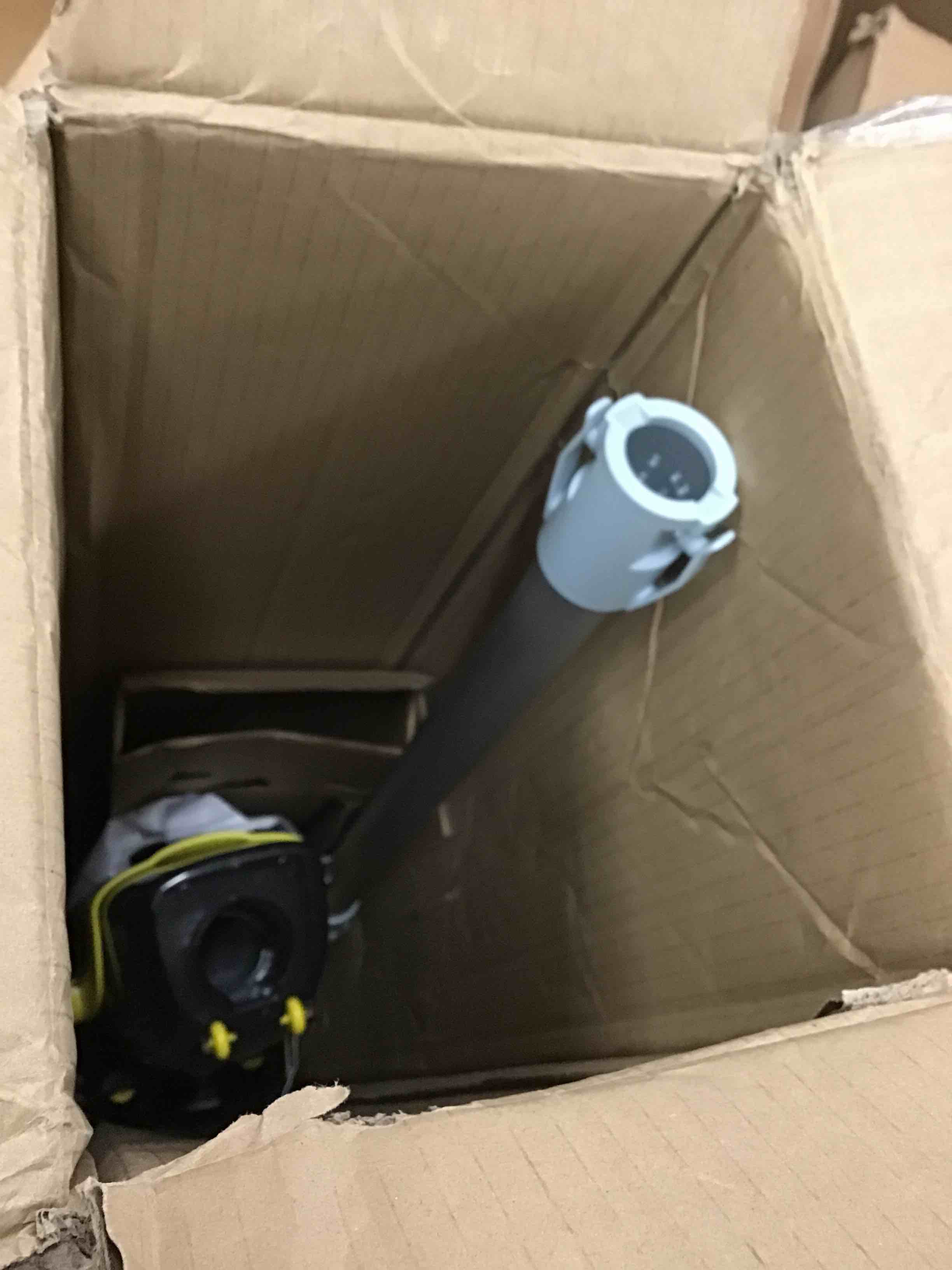https://s3.amazonaws.com/lotting-images-prod/bidfta/YEL6070982_1716923838810.jpeg