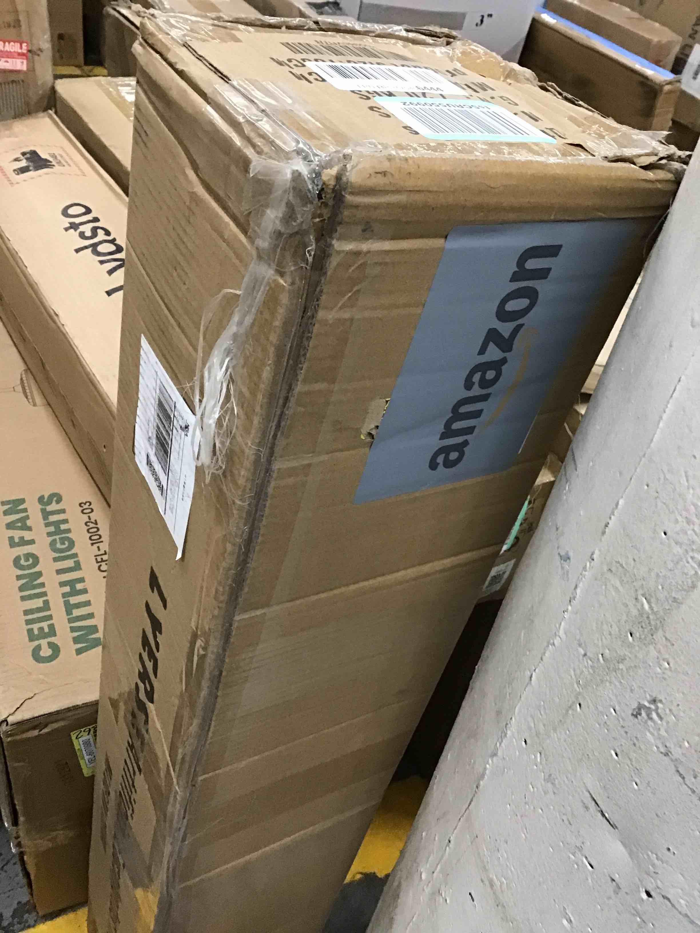 https://s3.amazonaws.com/lotting-images-prod/bidfta/YEL6070983_1716923959654.jpeg