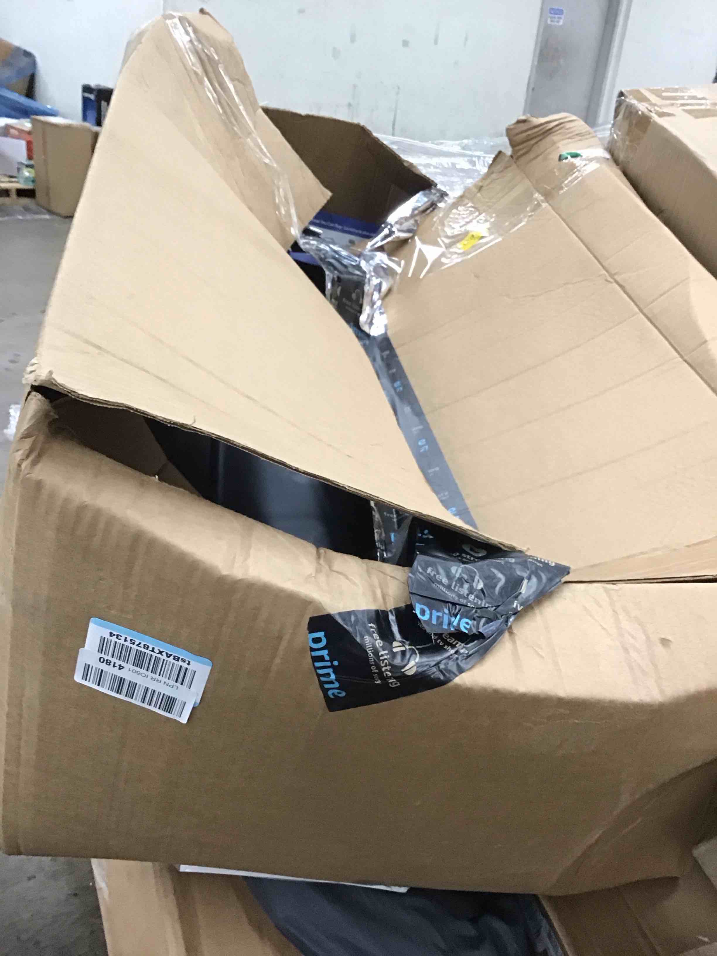 https://s3.amazonaws.com/lotting-images-prod/bidfta/YEL6072007_1720285328565.jpeg