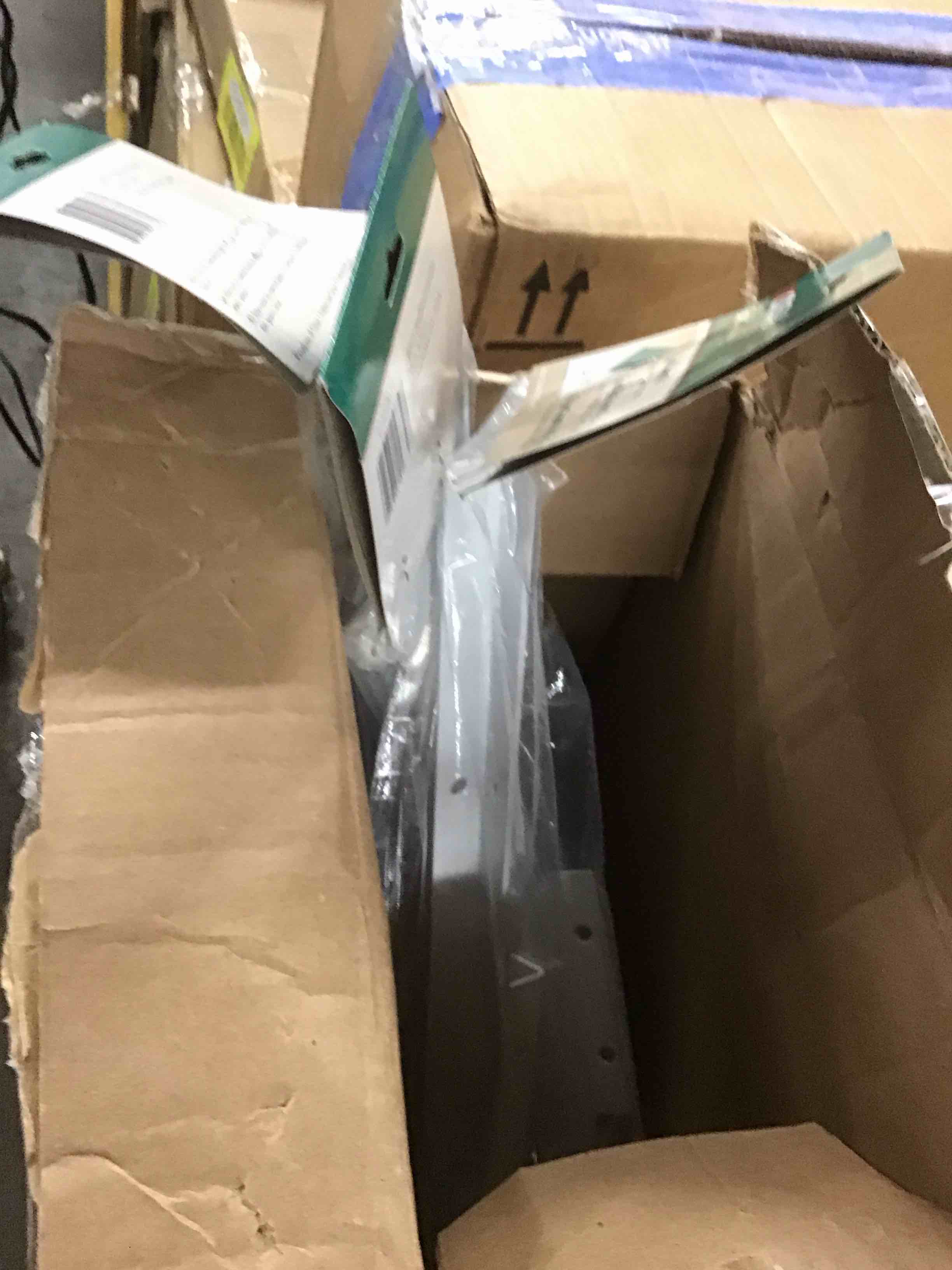 https://s3.amazonaws.com/lotting-images-prod/bidfta/YEL6073617_1715691028406.jpeg