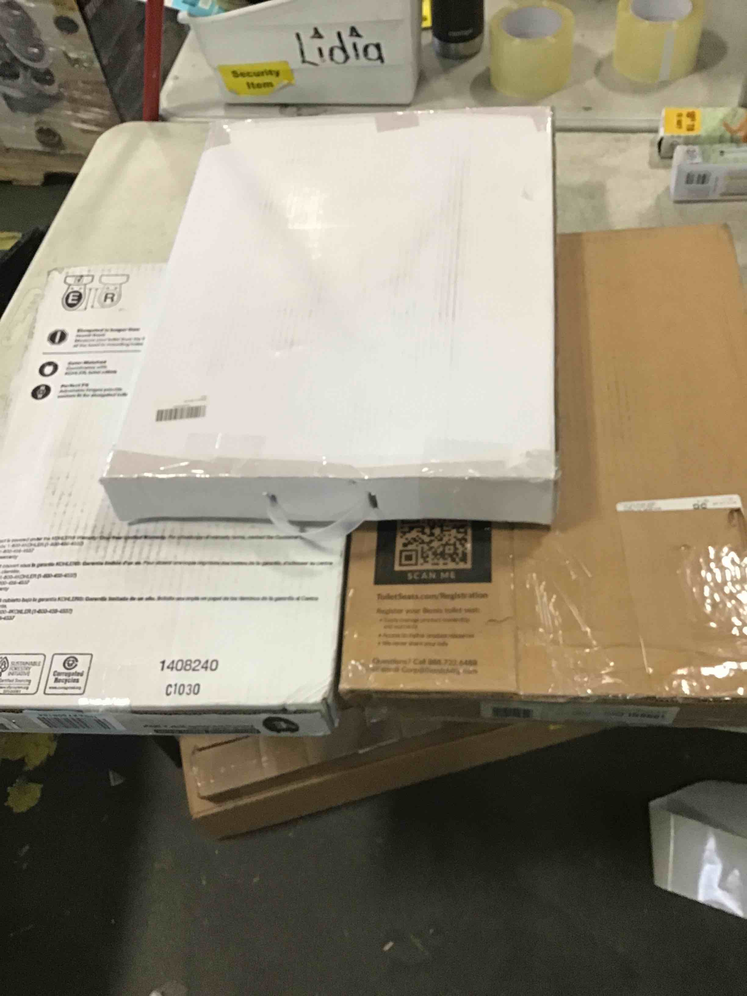 Assortment of Round Bowl Seats, fits all round toilets, different styles and different sizes, from different brands,