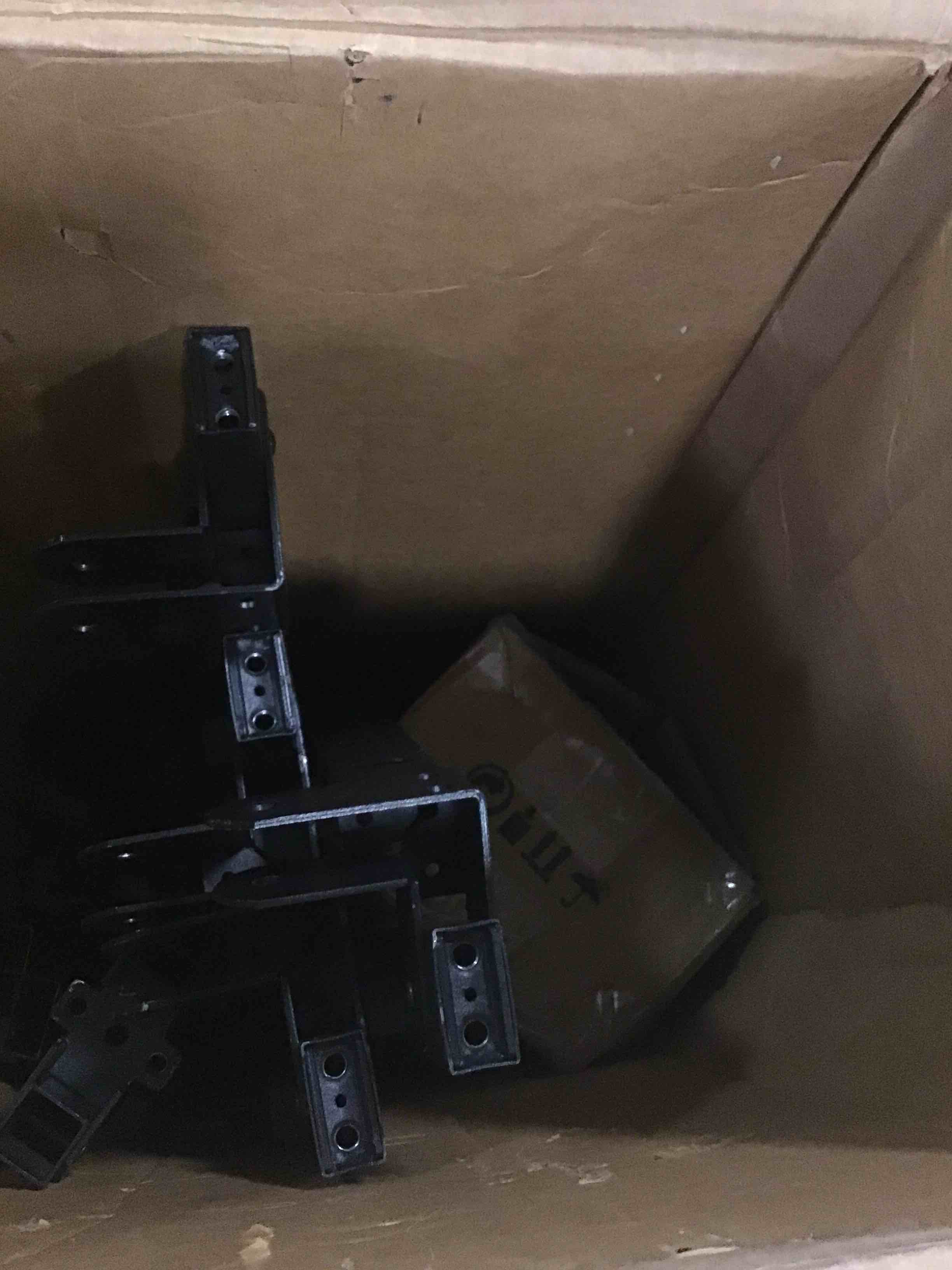 https://s3.amazonaws.com/lotting-images-prod/bidfta/YEL6080161_1708458470271.jpeg