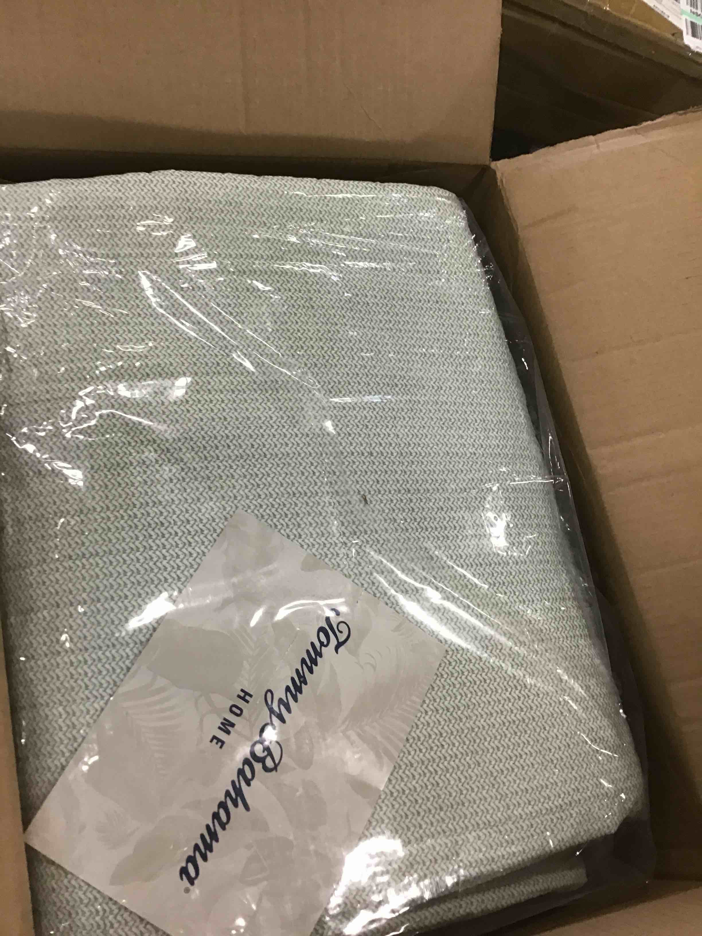 https://s3.amazonaws.com/lotting-images-prod/bidfta/YEL6080815_1708723366766.jpeg