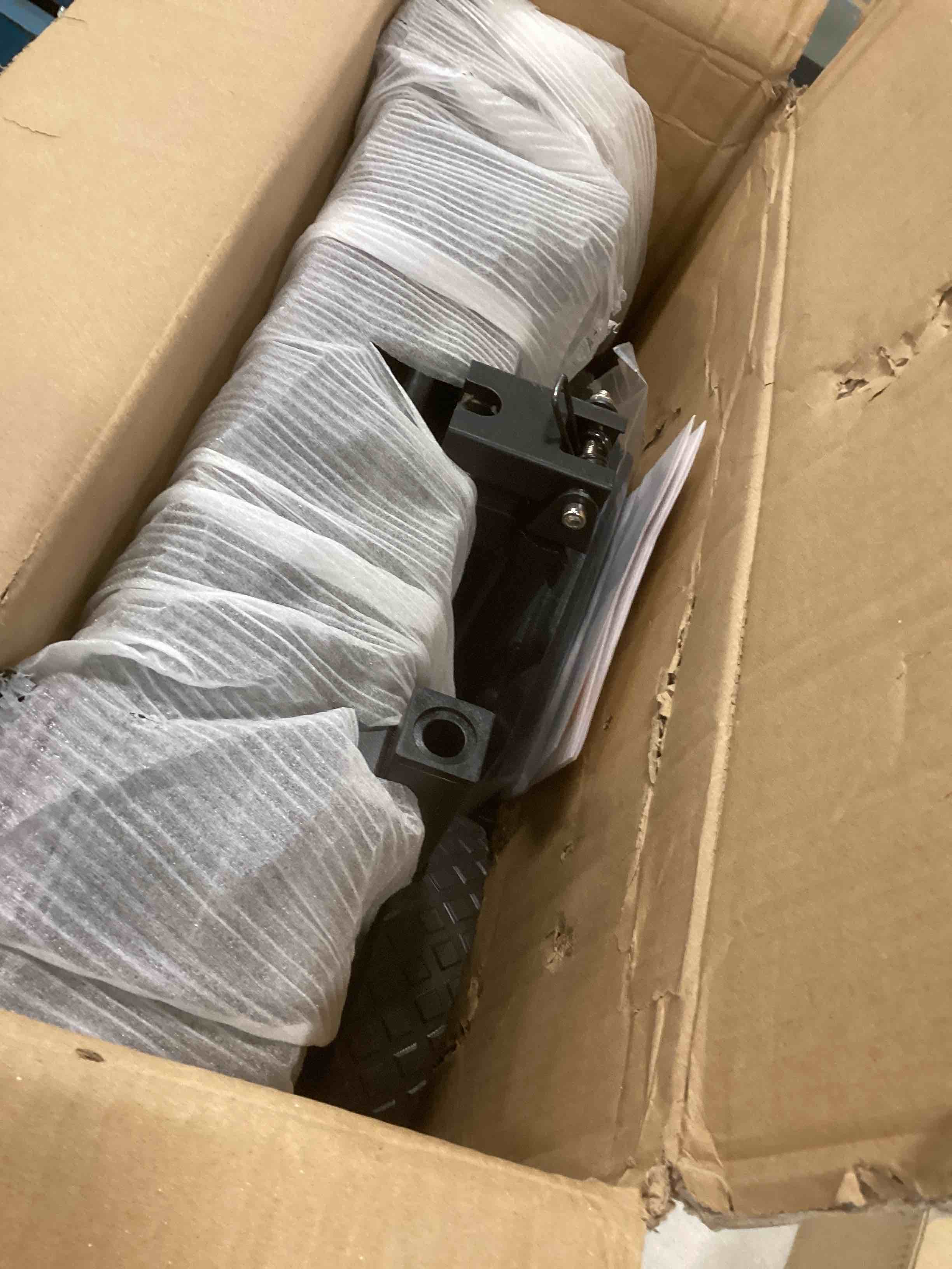 https://s3.amazonaws.com/lotting-images-prod/bidfta/YEL6084664_1708885116641.jpeg