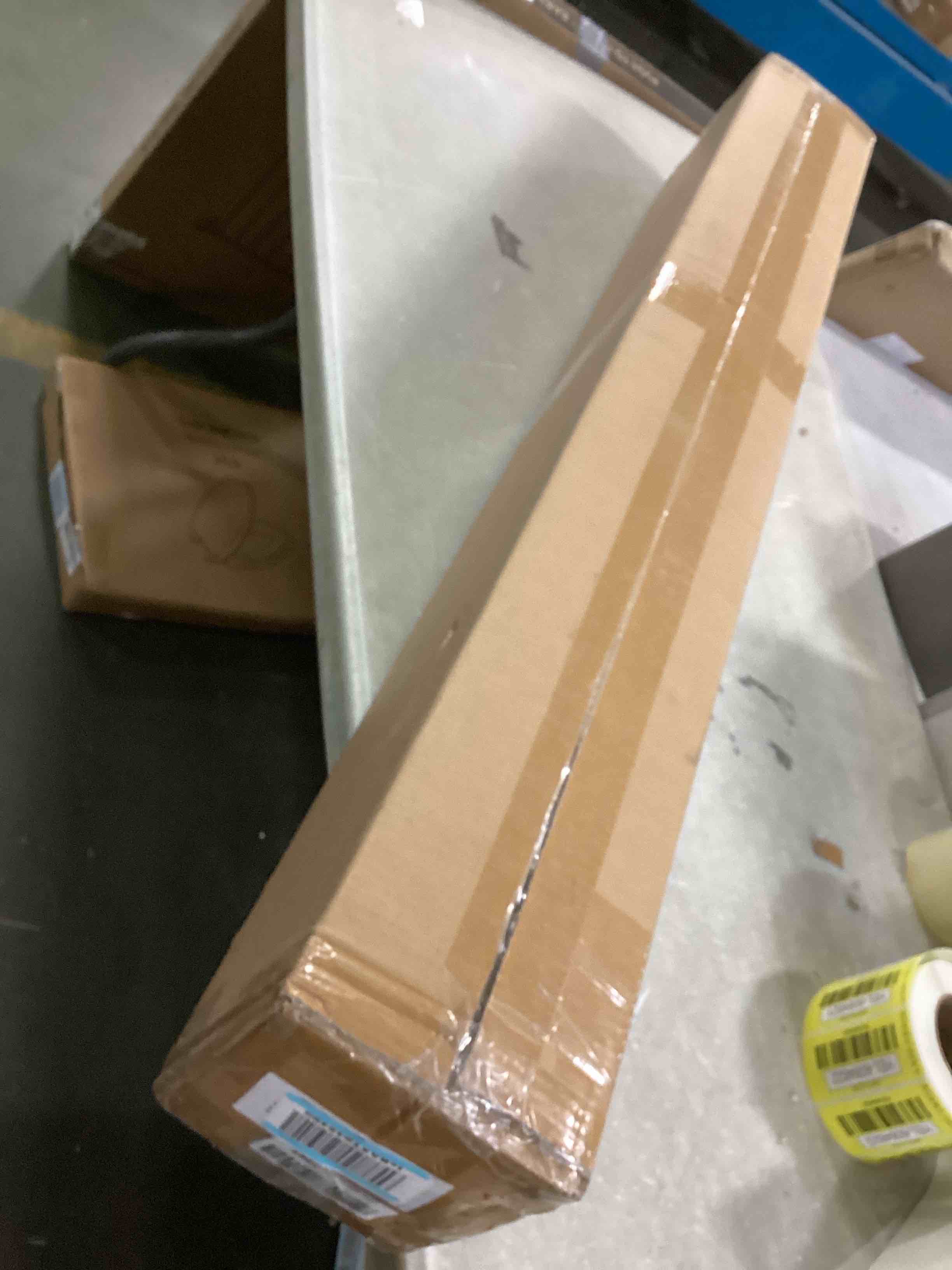 https://s3.amazonaws.com/lotting-images-prod/bidfta/YEL6084815_1708953358497.jpeg