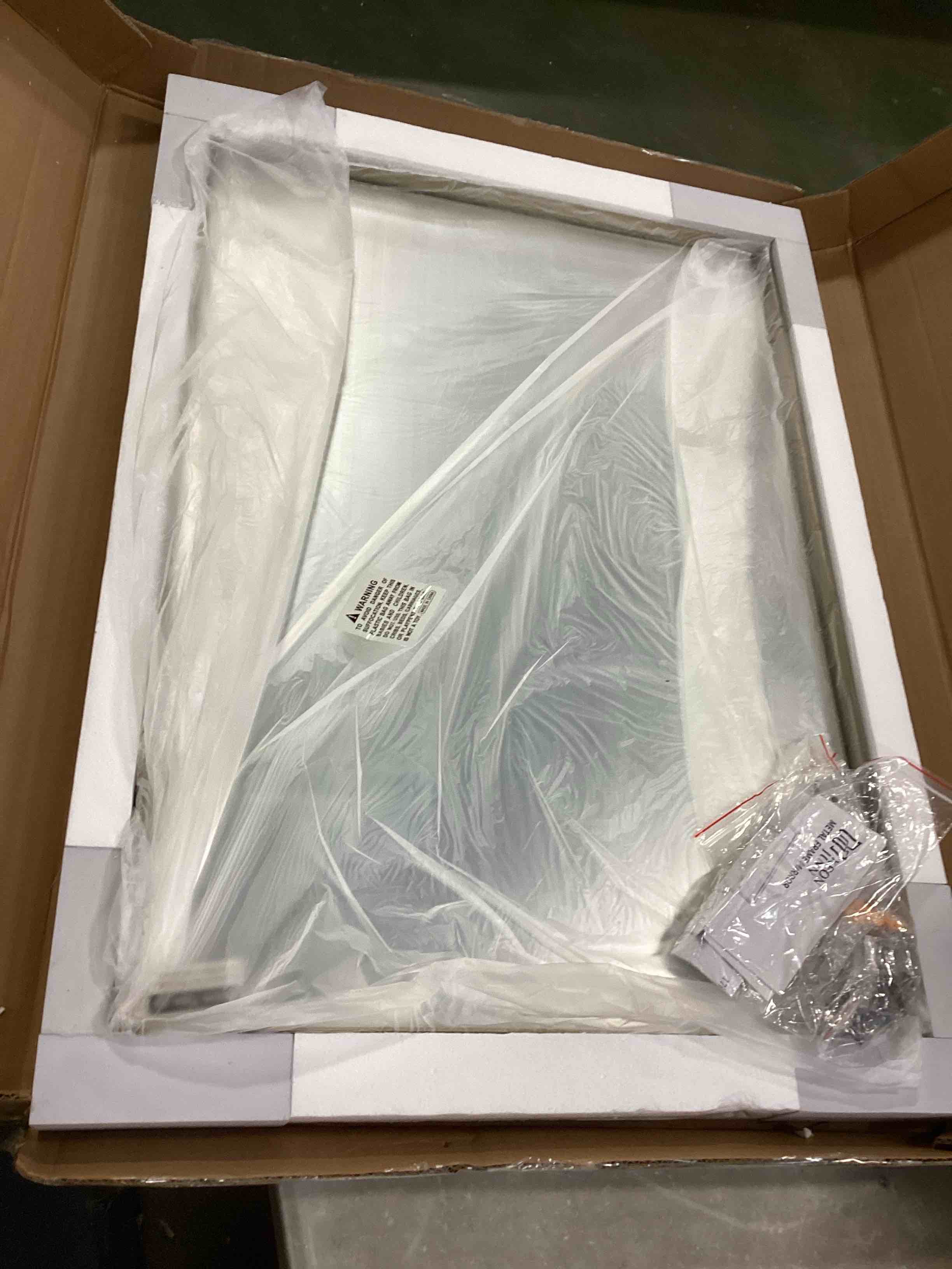 https://s3.amazonaws.com/lotting-images-prod/bidfta/YEL6084824_1708954186329.jpeg