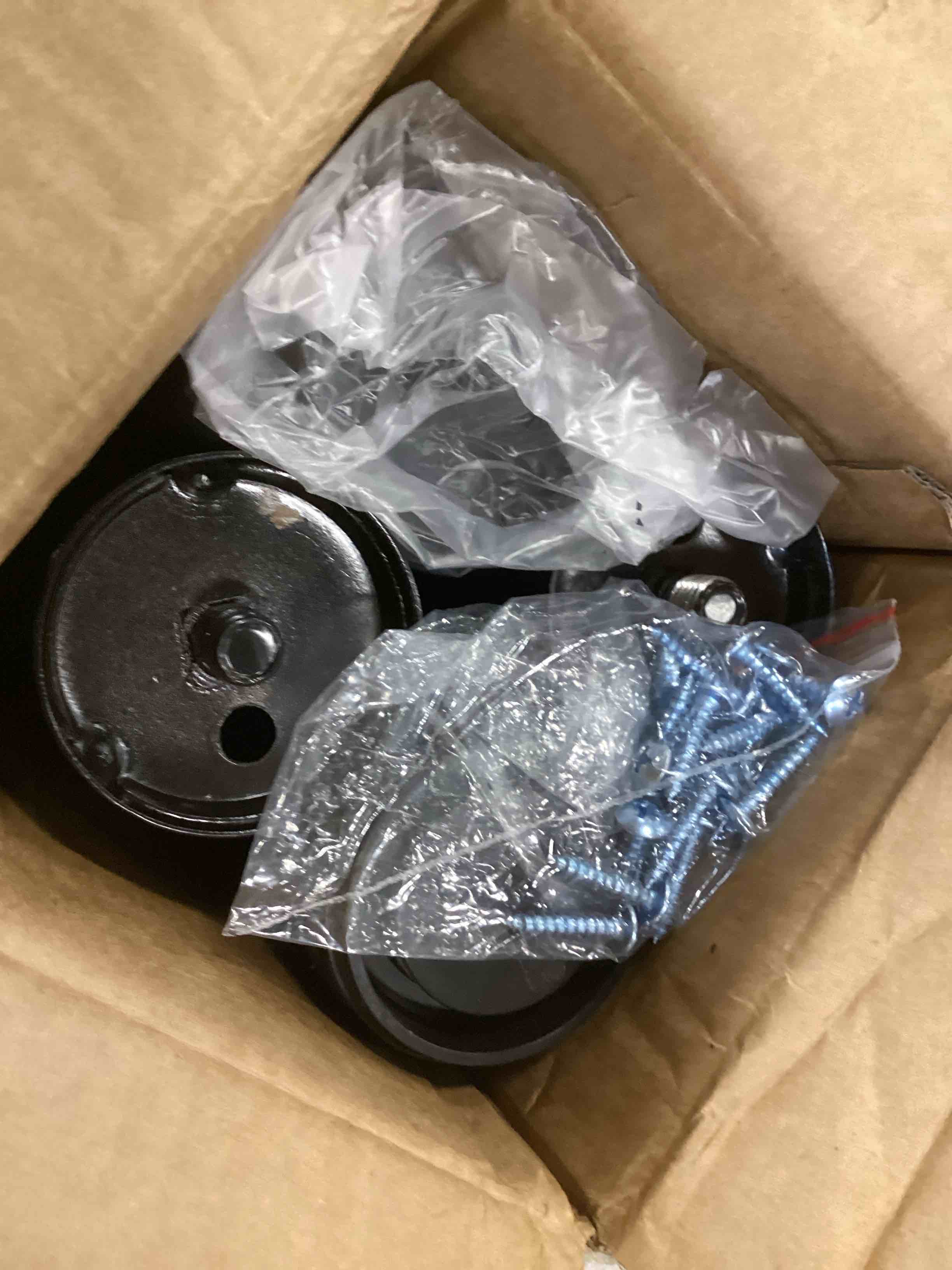 https://s3.amazonaws.com/lotting-images-prod/bidfta/YEL6085024_1708979052052.jpeg