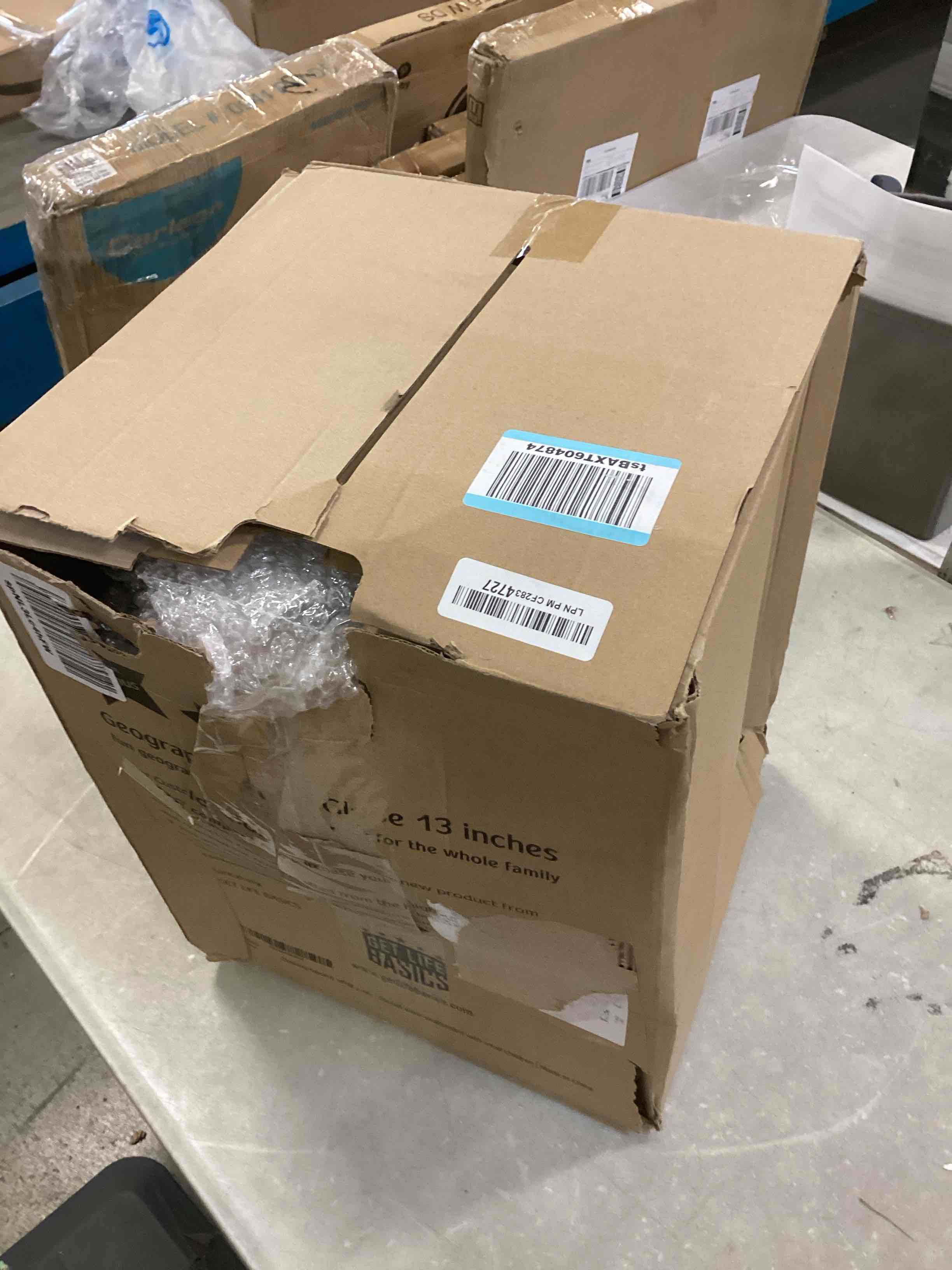 https://s3.amazonaws.com/lotting-images-prod/bidfta/YEL6085032_1708979657639.jpeg
