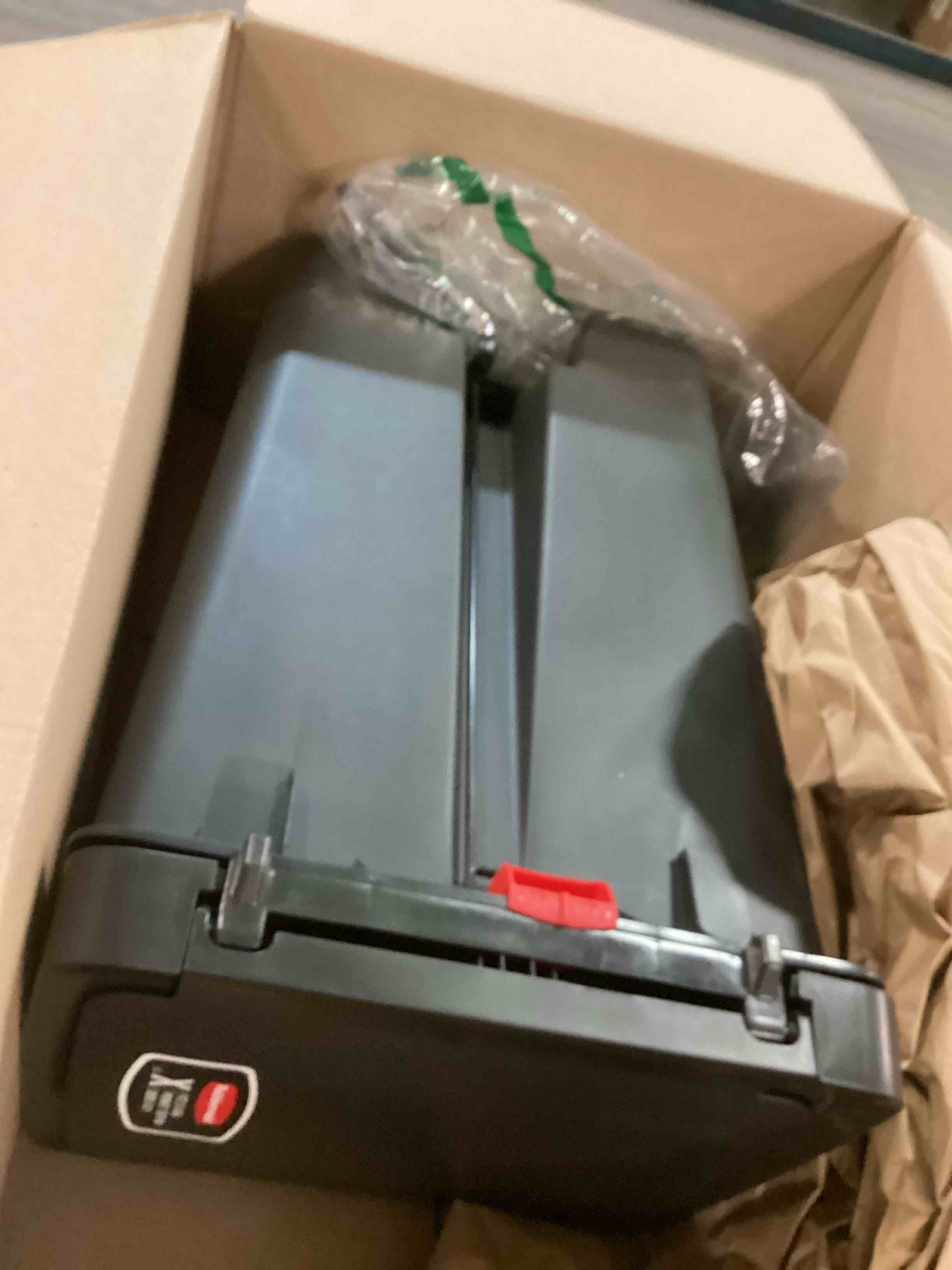 https://s3.amazonaws.com/lotting-images-prod/bidfta/YEL6085445_1709135560414.jpeg