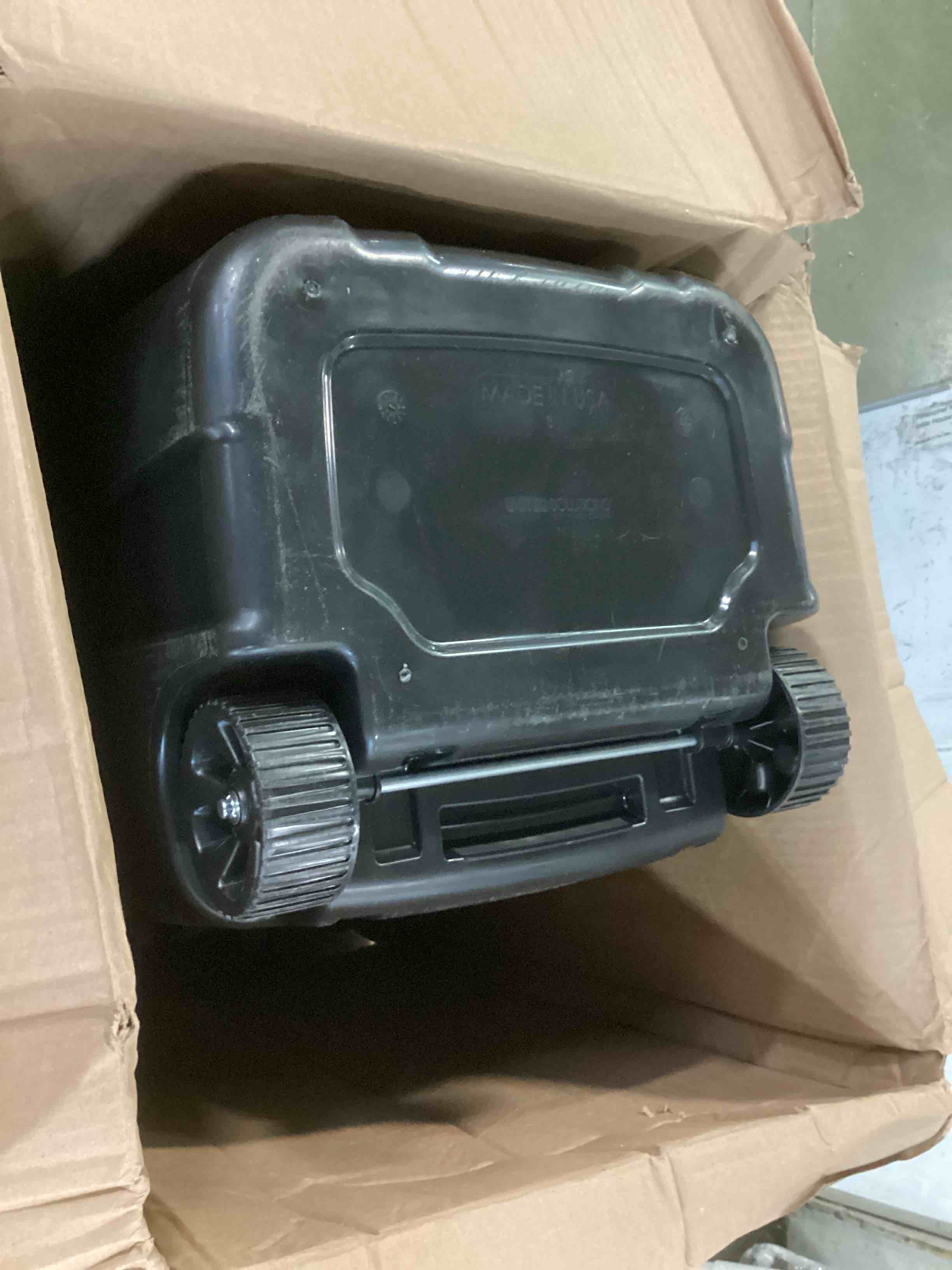 https://s3.amazonaws.com/lotting-images-prod/bidfta/YEL6085564_1709148069272.jpeg