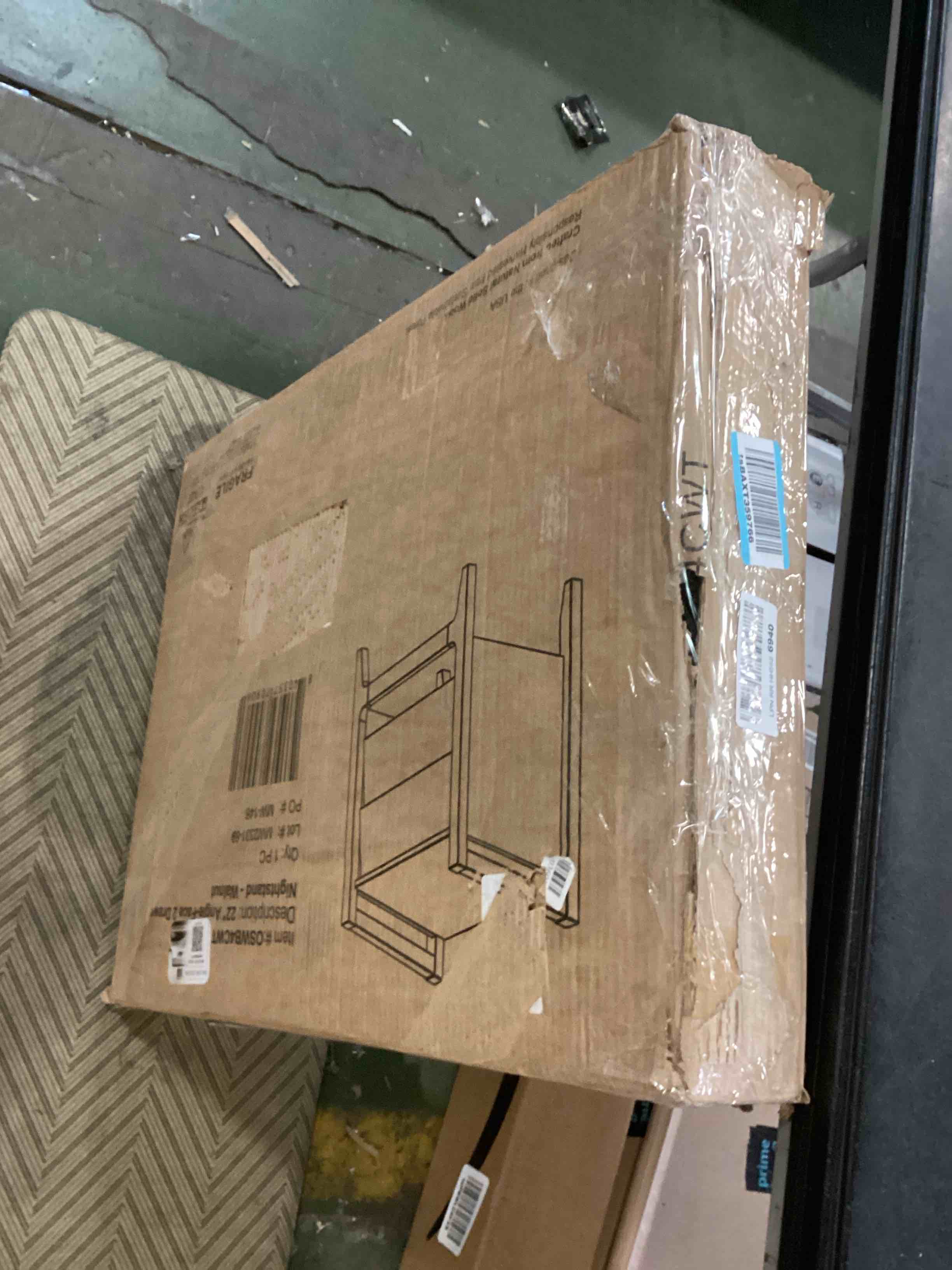 https://s3.amazonaws.com/lotting-images-prod/bidfta/YEL6085586_1709149827137.jpeg