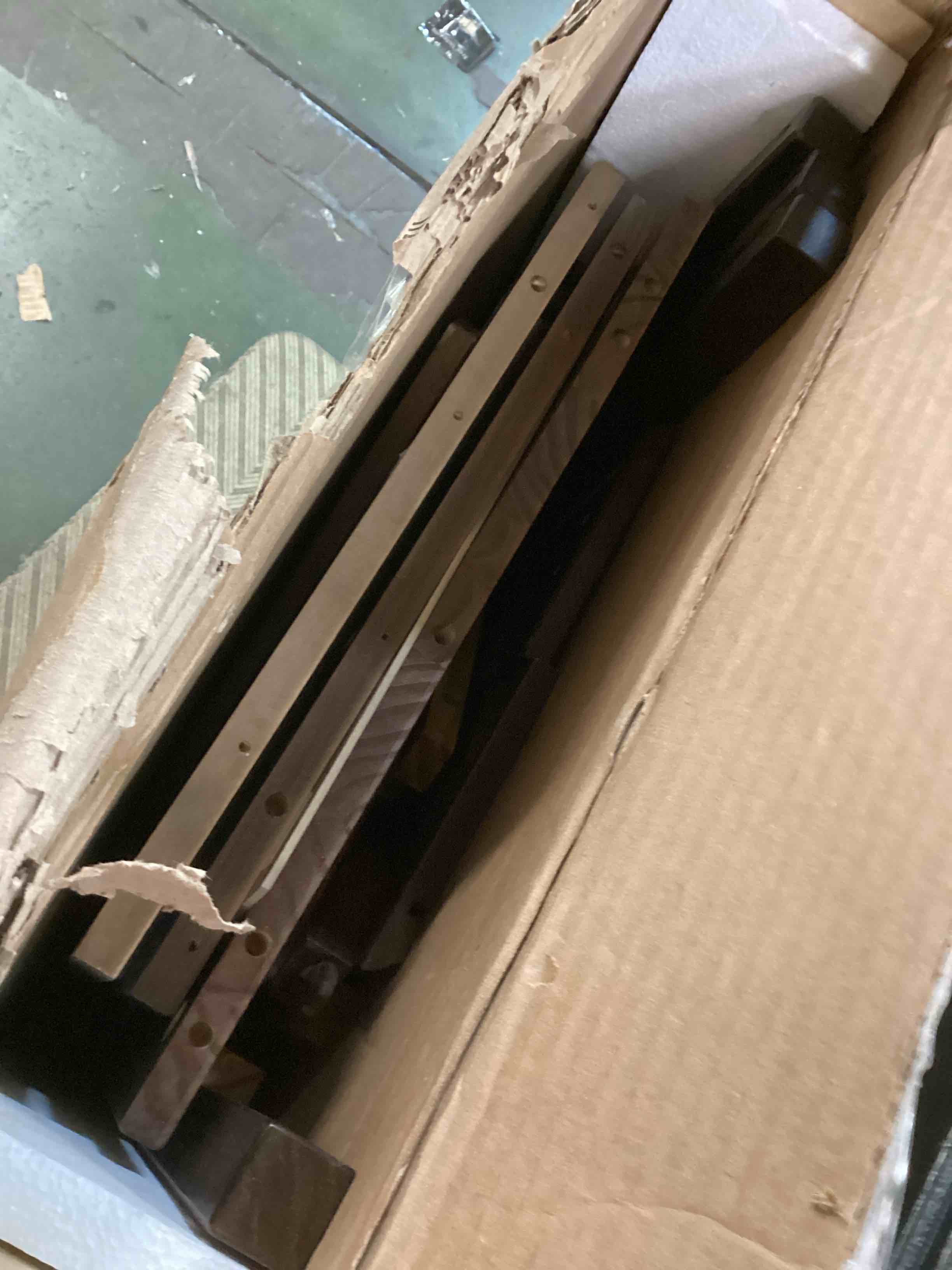 https://s3.amazonaws.com/lotting-images-prod/bidfta/YEL6085586_1709149842939.jpeg
