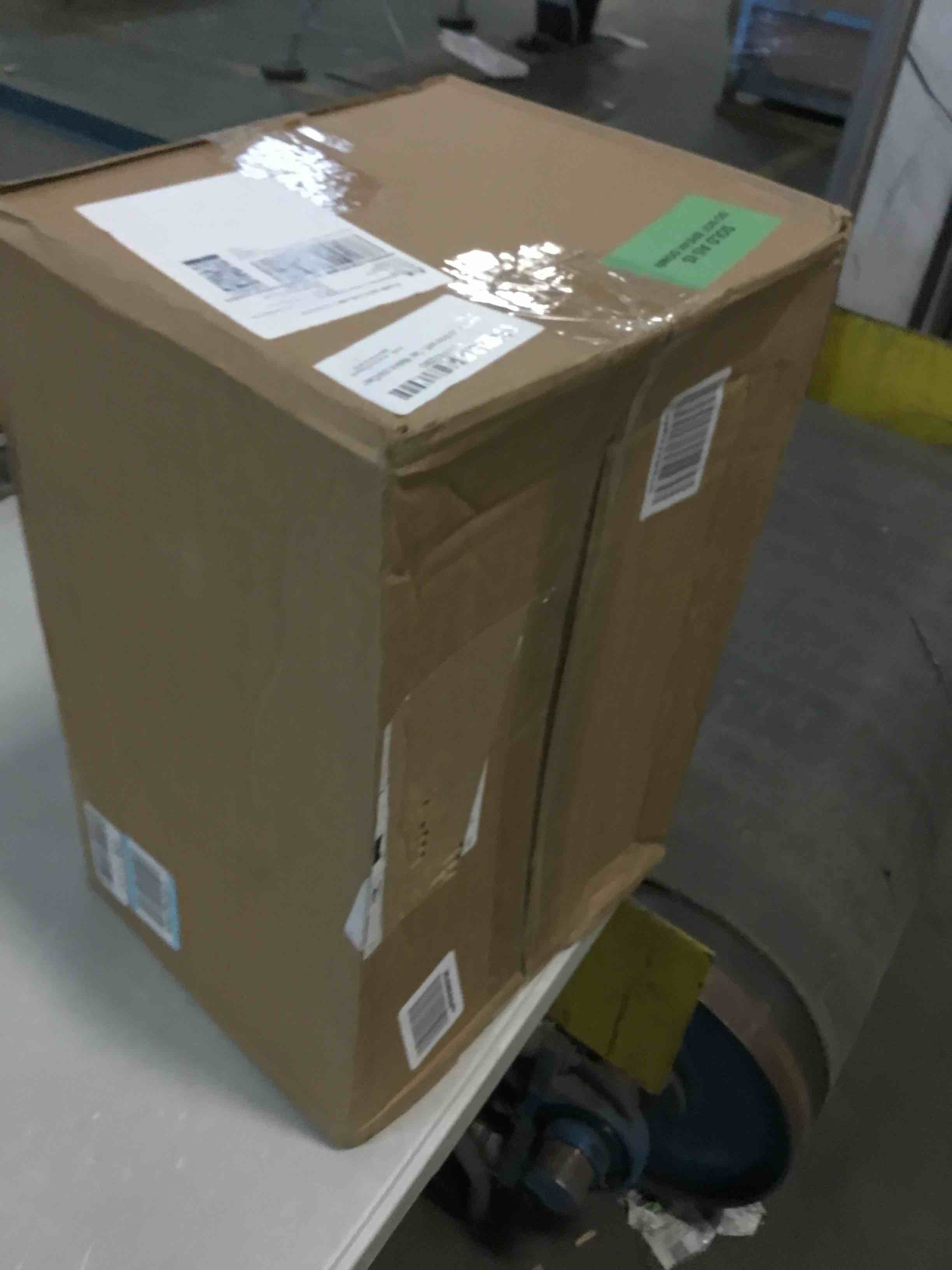 https://s3.amazonaws.com/lotting-images-prod/bidfta/YEL6086369_1708885583533.jpeg