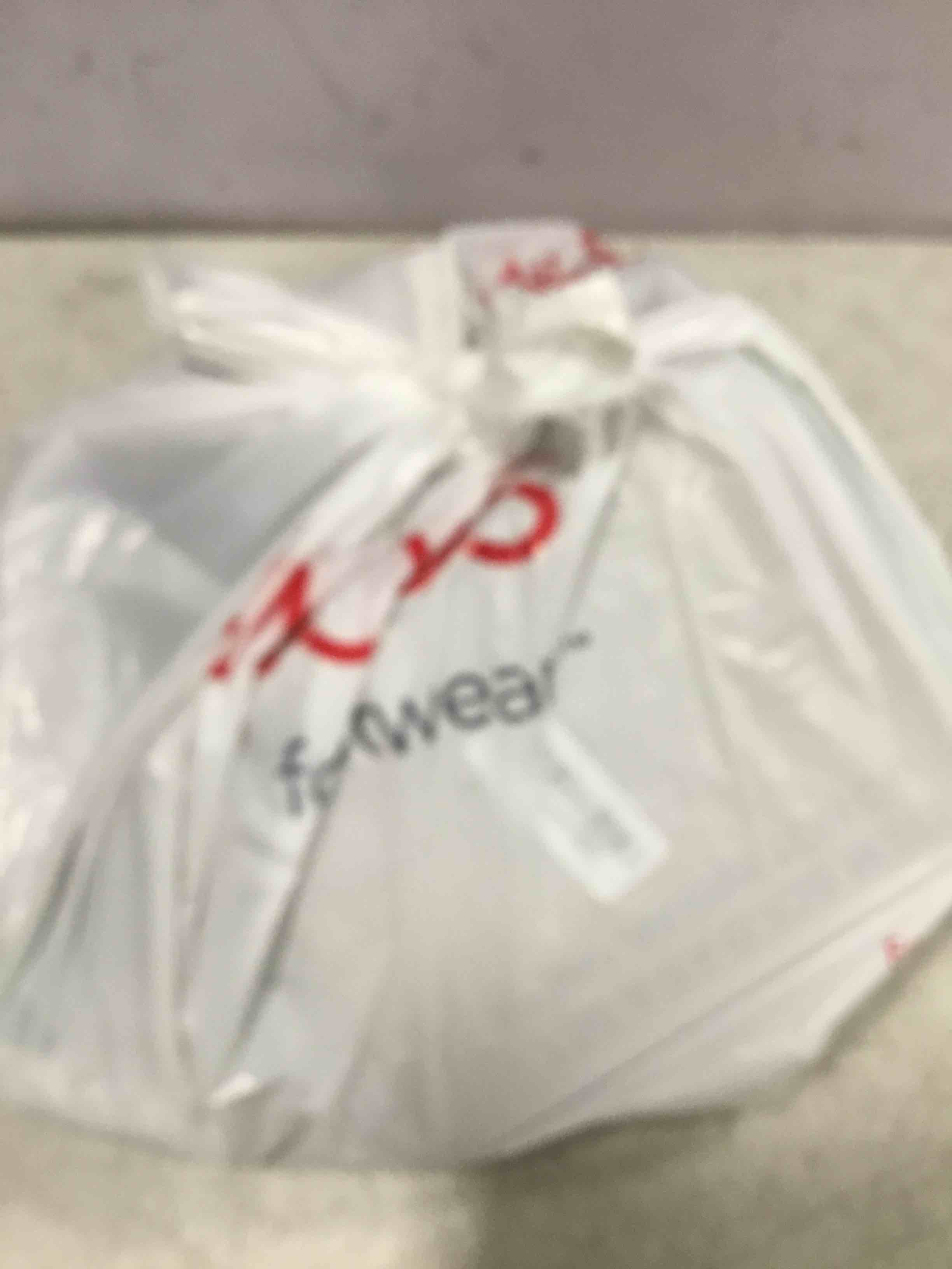 https://s3.amazonaws.com/lotting-images-prod/bidfta/YEL6087622_1708951935818.jpeg