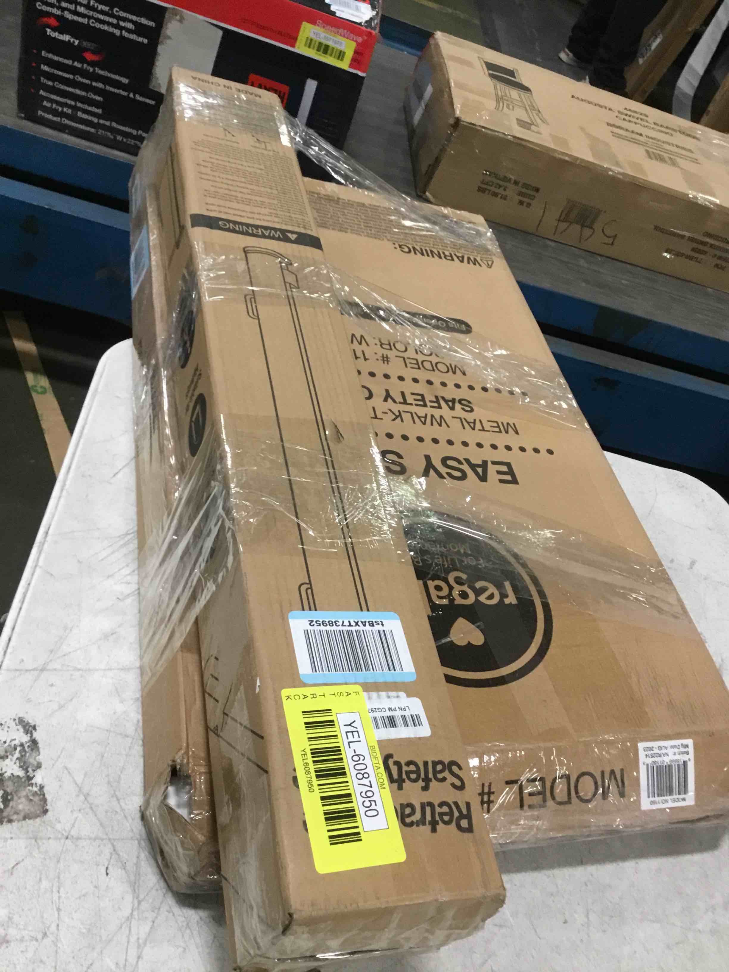 https://s3.amazonaws.com/lotting-images-prod/bidfta/YEL6087949_1709061514635.jpeg