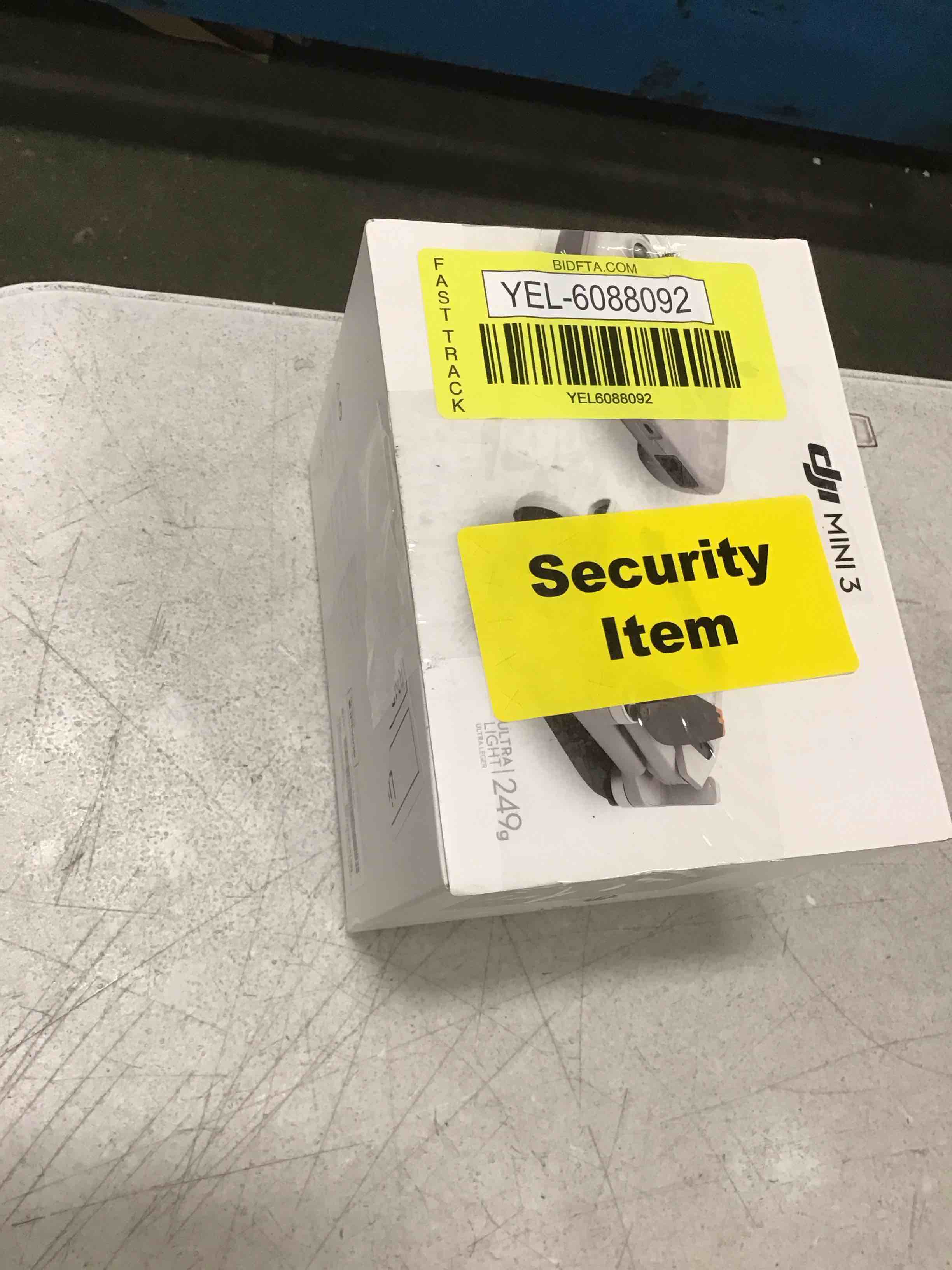 https://s3.amazonaws.com/lotting-images-prod/bidfta/YEL6088092_1709132220158.jpeg