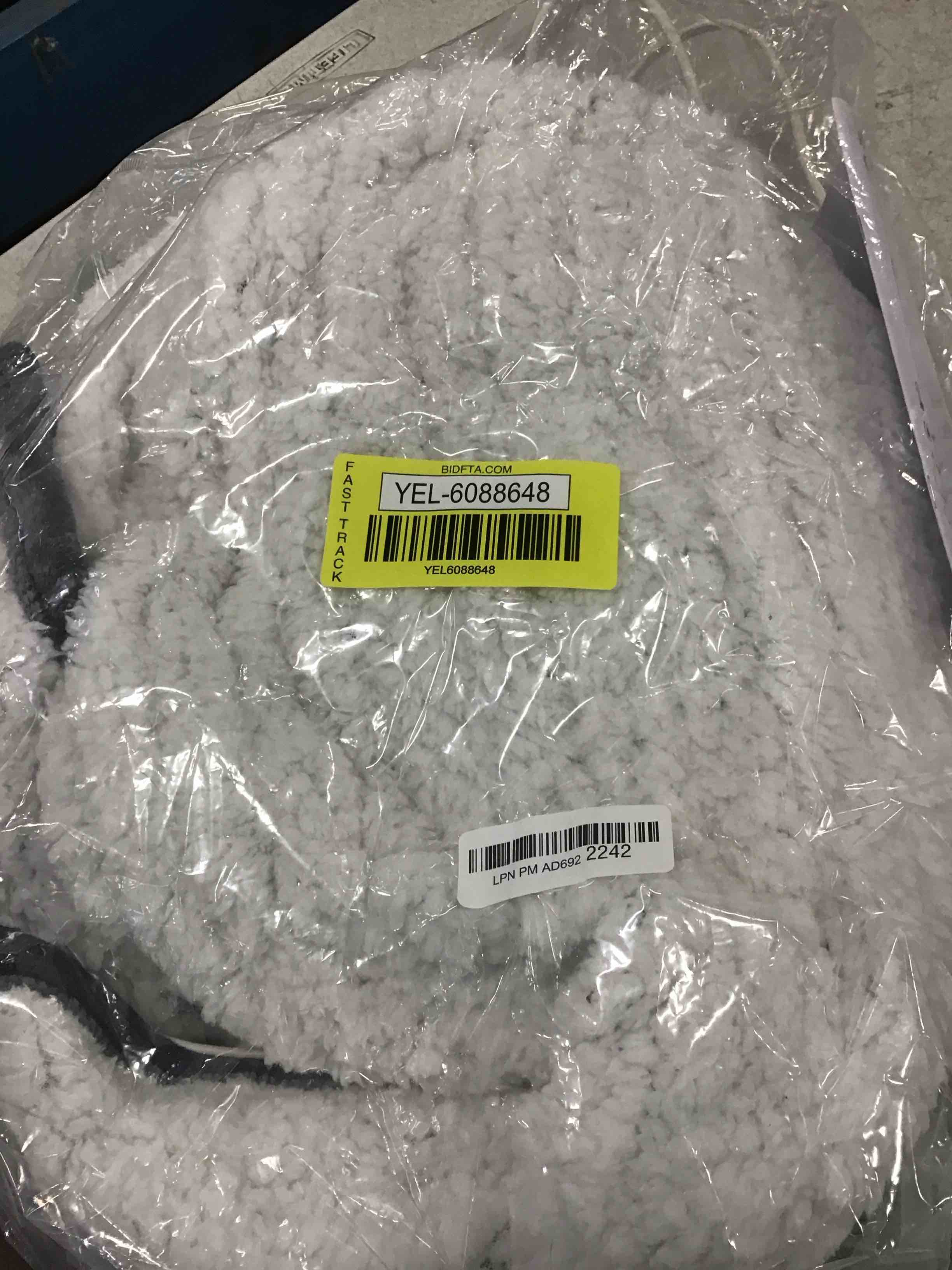 https://s3.amazonaws.com/lotting-images-prod/bidfta/YEL6088648_1709327760608.jpeg