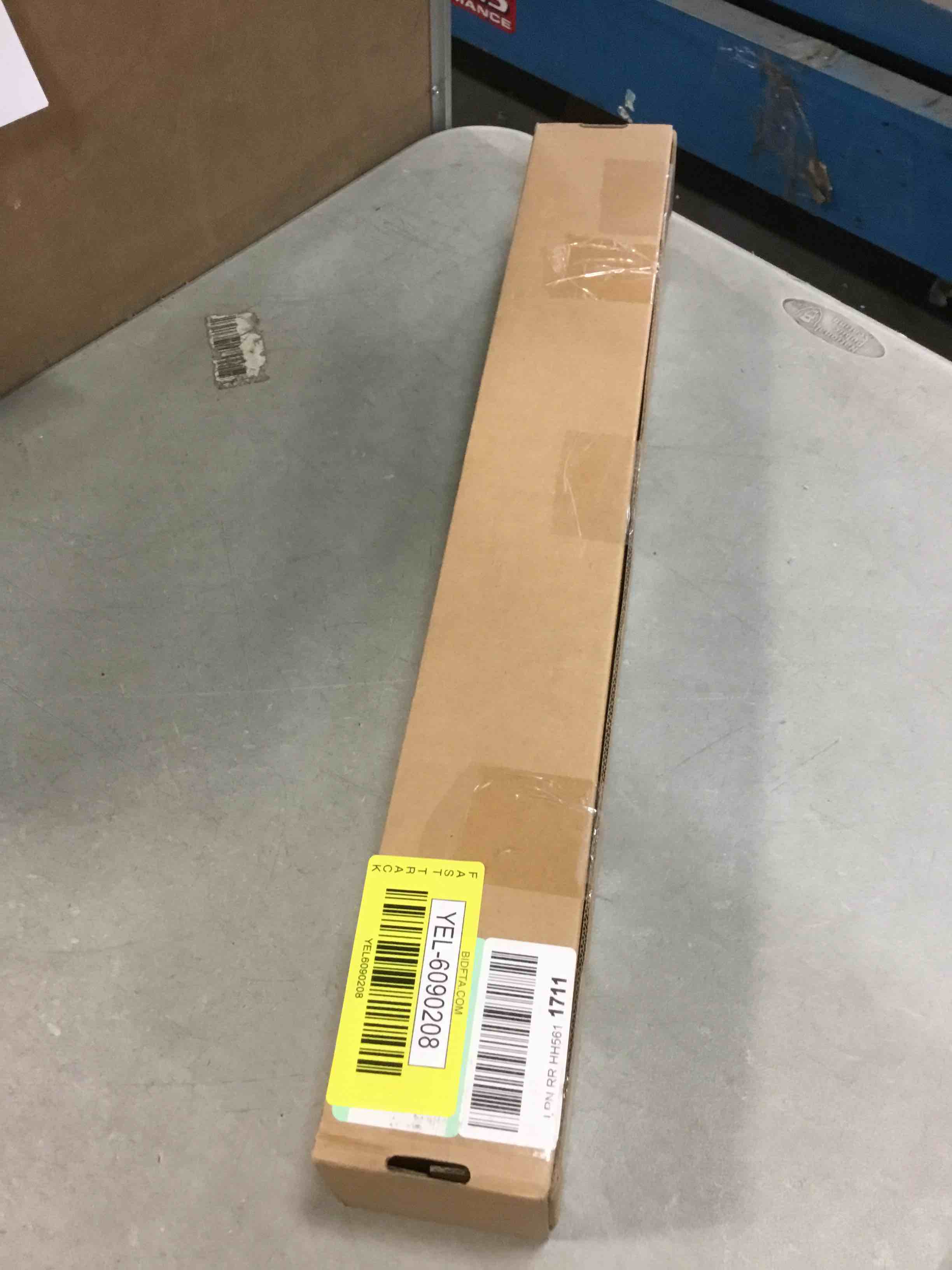 https://s3.amazonaws.com/lotting-images-prod/bidfta/YEL6090208_1708957396153.jpeg