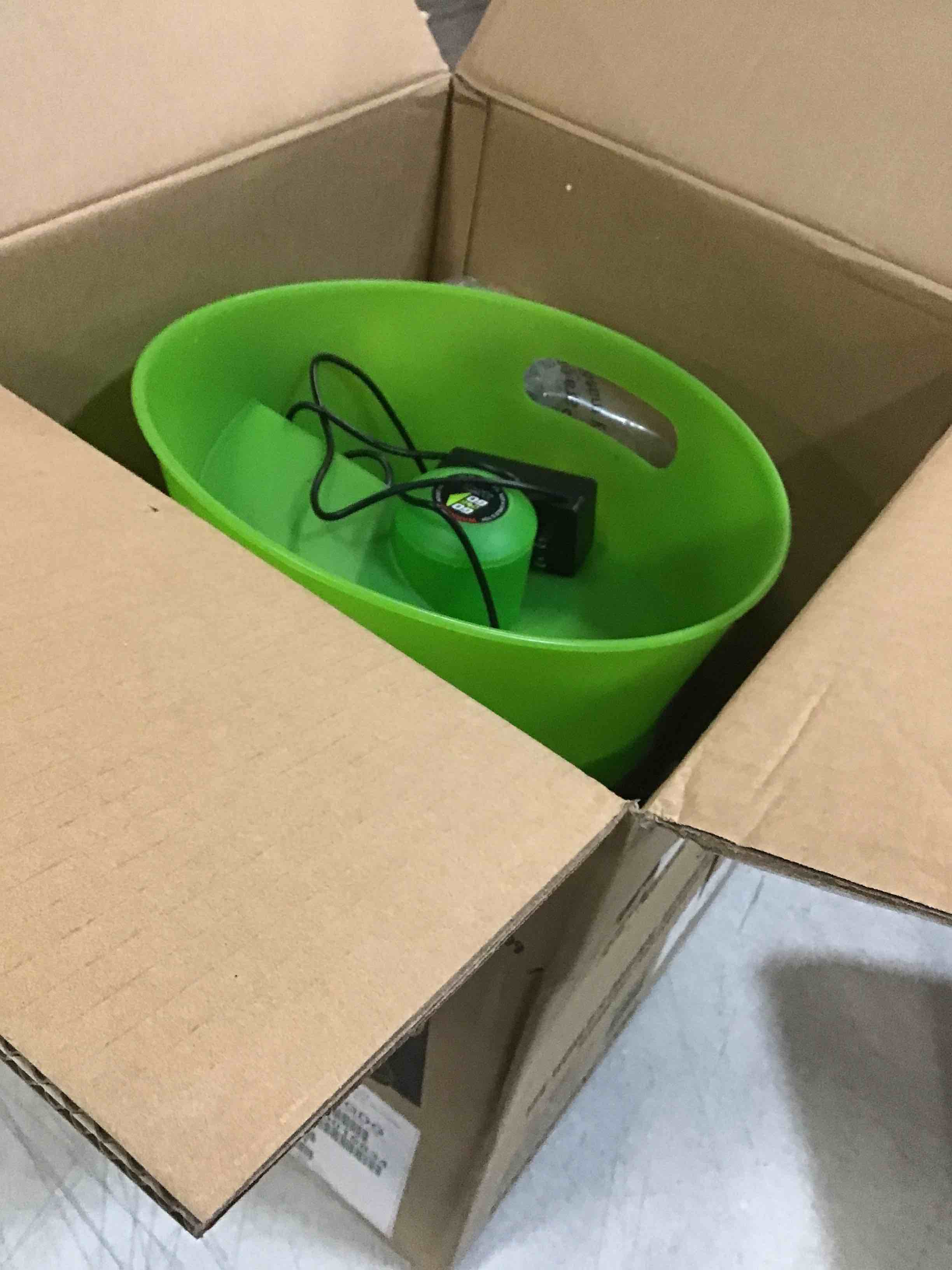 https://s3.amazonaws.com/lotting-images-prod/bidfta/YEL6091522_1708949612693.jpeg