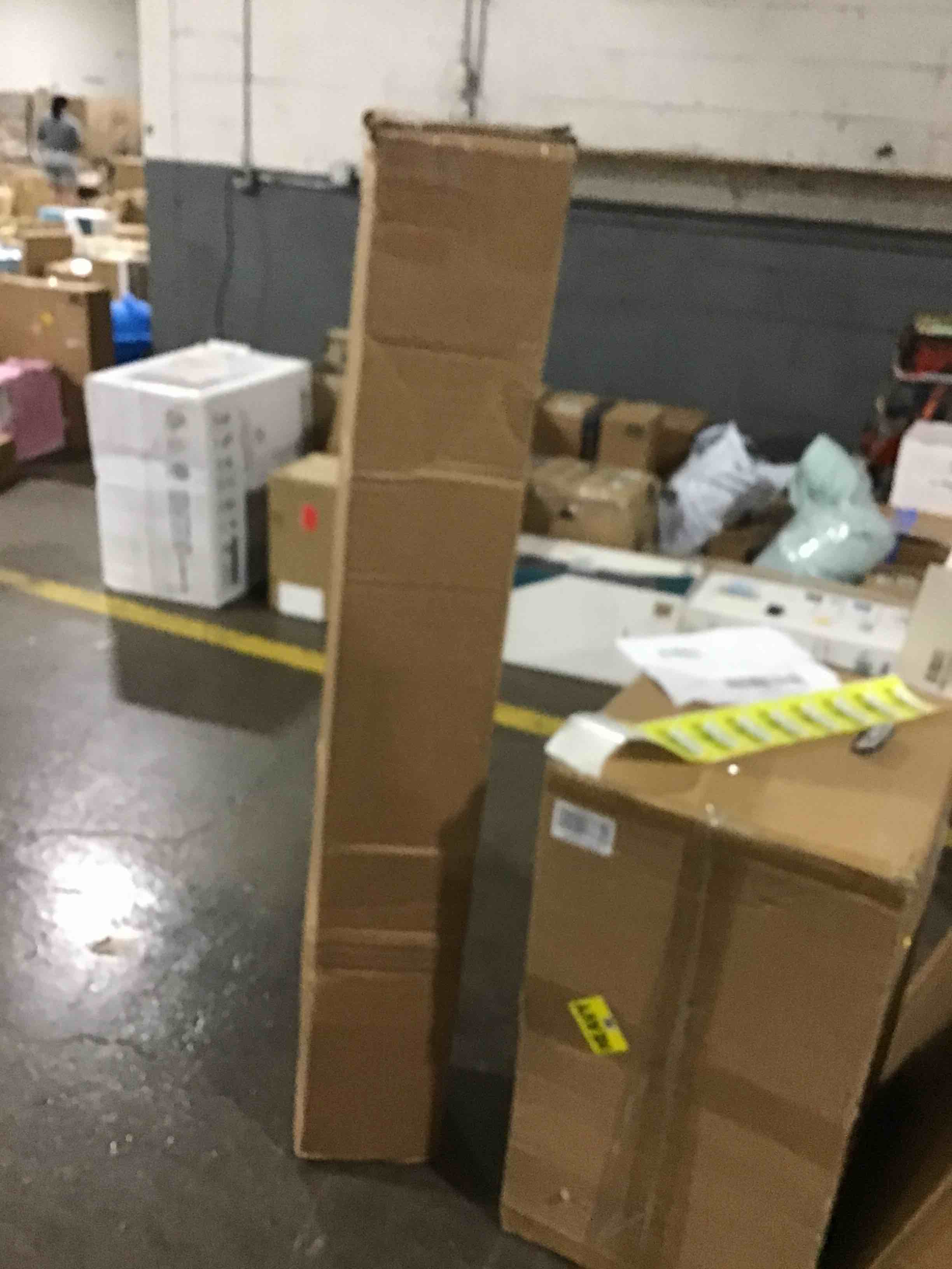 https://s3.amazonaws.com/lotting-images-prod/bidfta/YEL6091998_1716557264822.jpeg