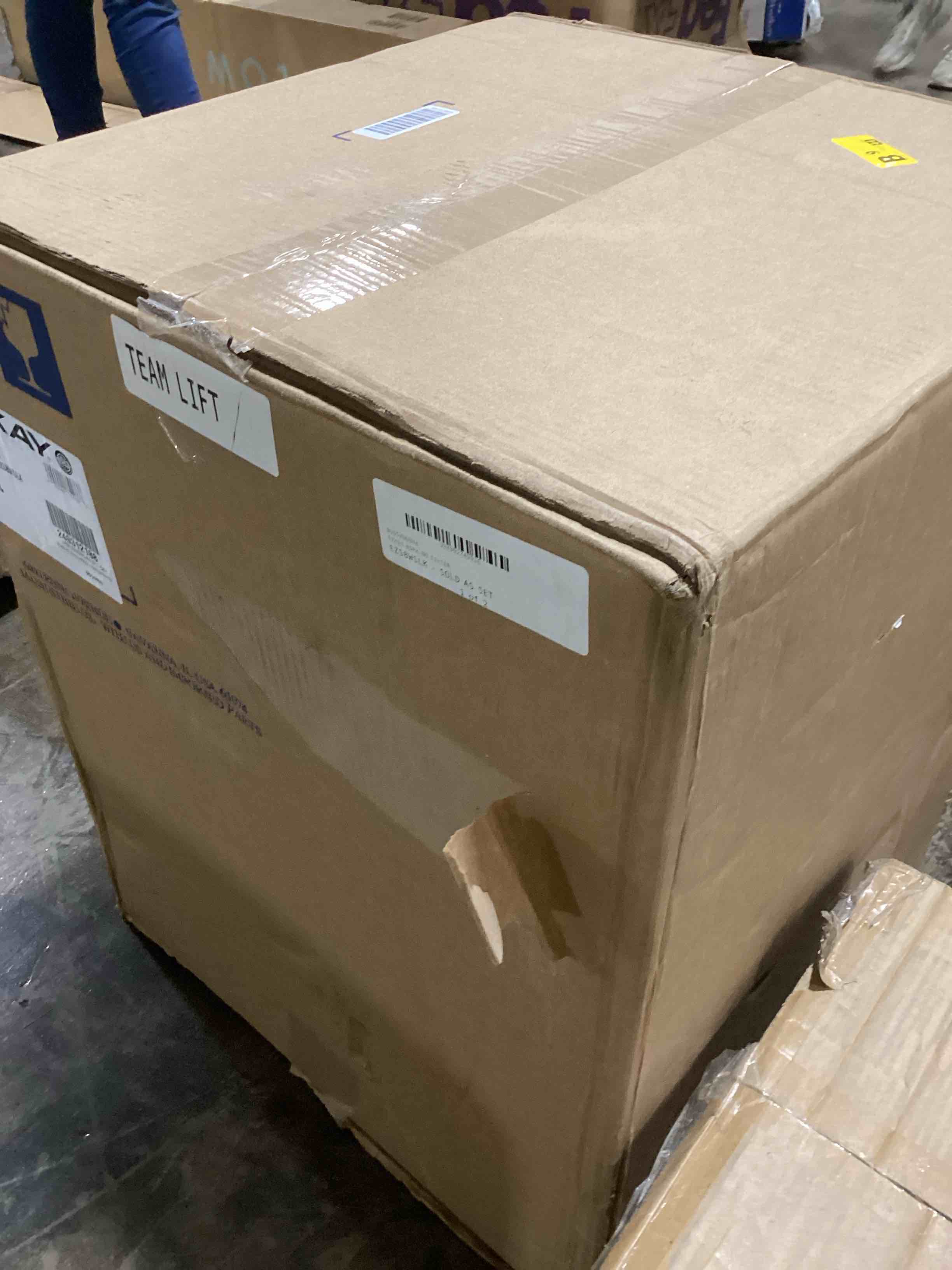 https://s3.amazonaws.com/lotting-images-prod/bidfta/YEL6092369_1717167336628.jpeg