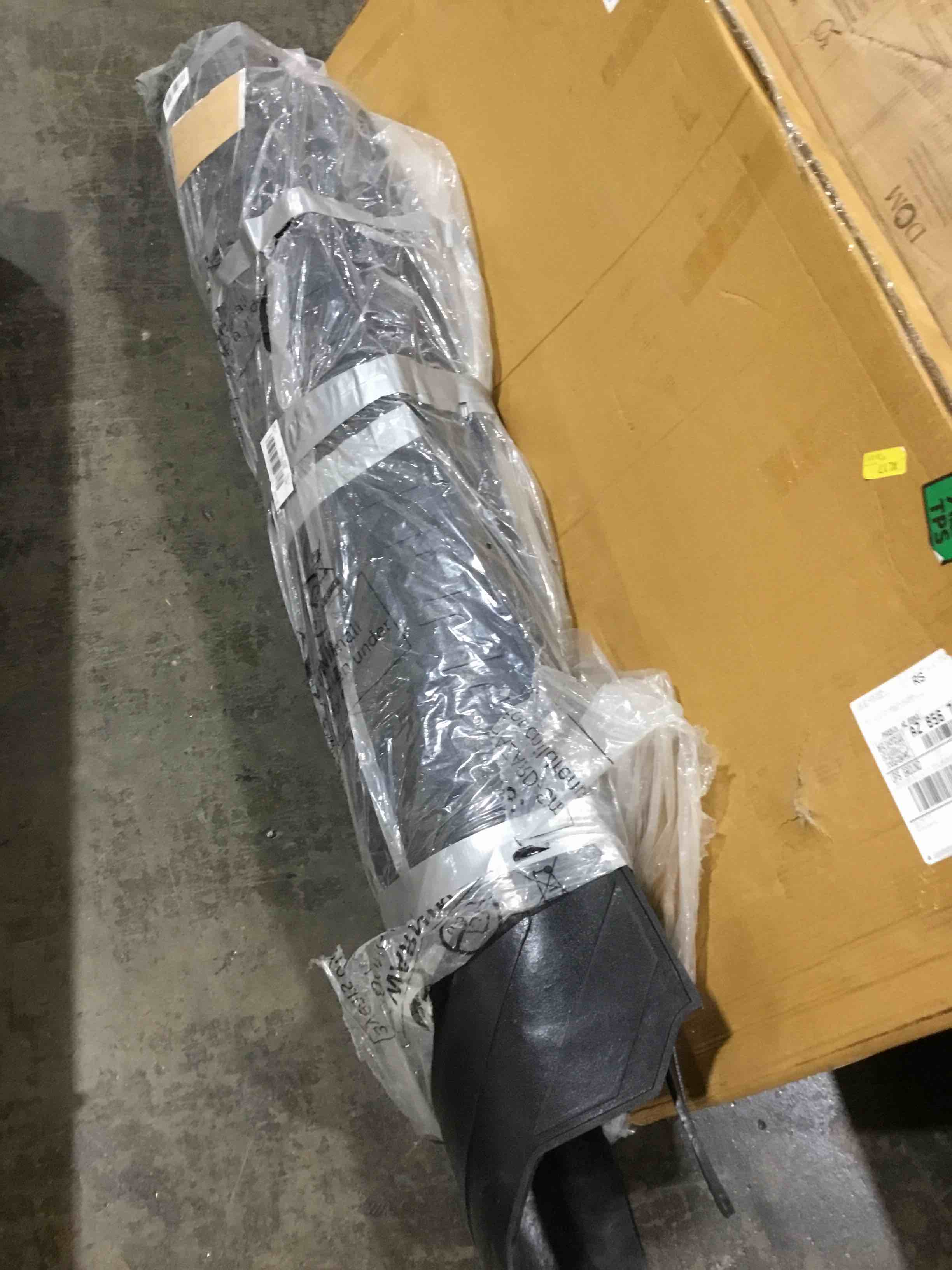 https://s3.amazonaws.com/lotting-images-prod/bidfta/YEL6092380_1717170659389.jpeg