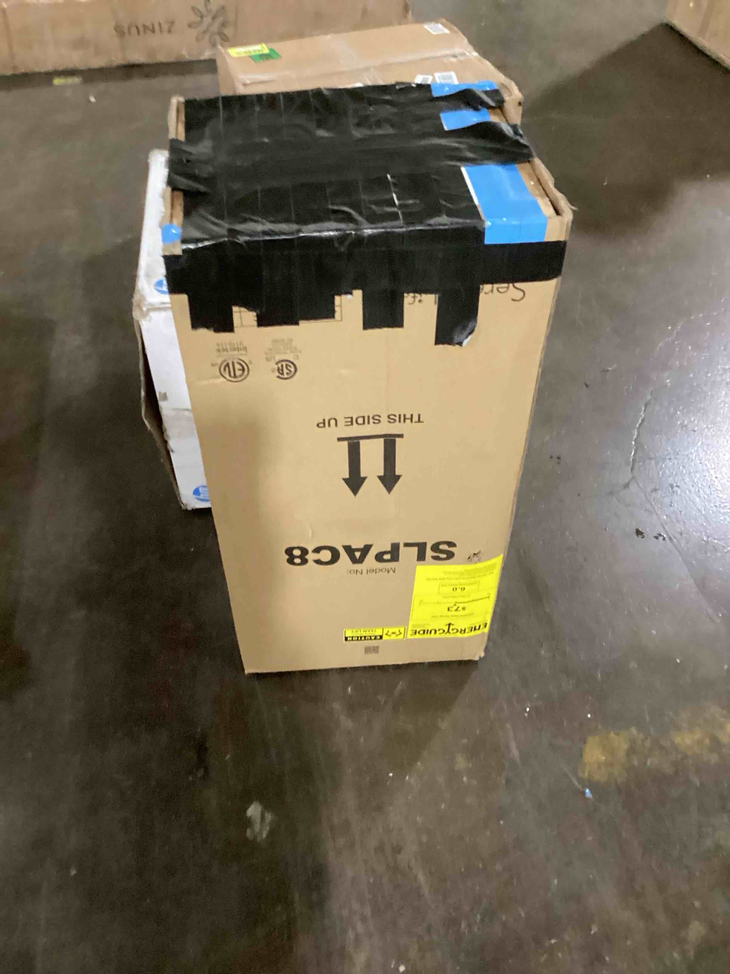 https://s3.amazonaws.com/lotting-images-prod/bidfta/YEL6096088_1717615850861.jpeg