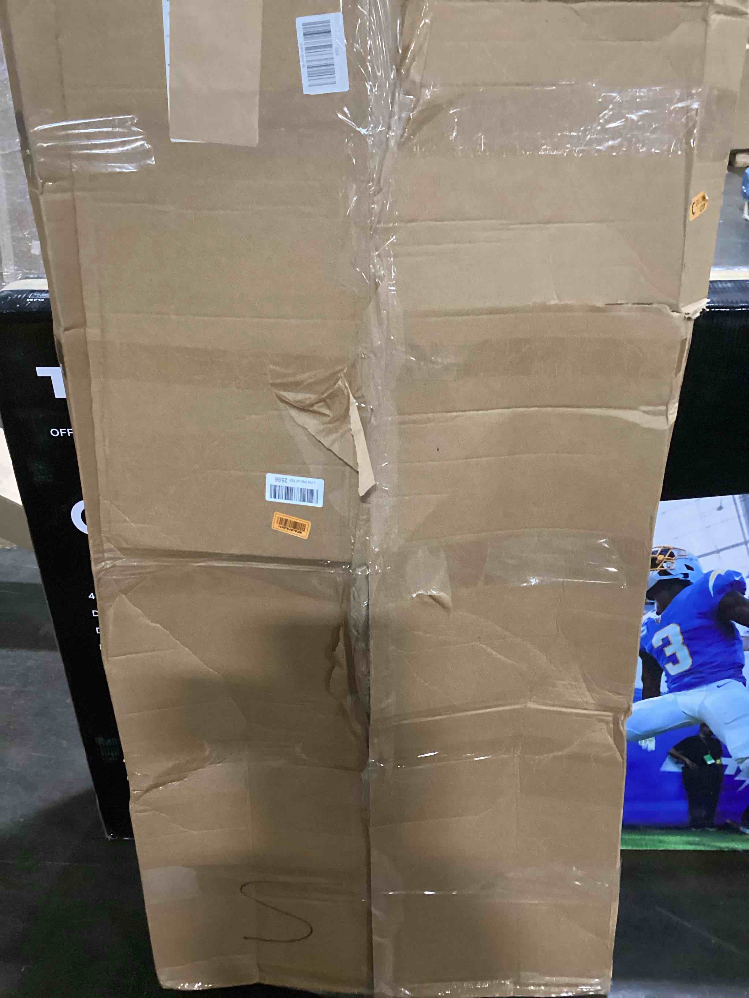 https://s3.amazonaws.com/lotting-images-prod/bidfta/YEL6096098_1717611752258.jpeg