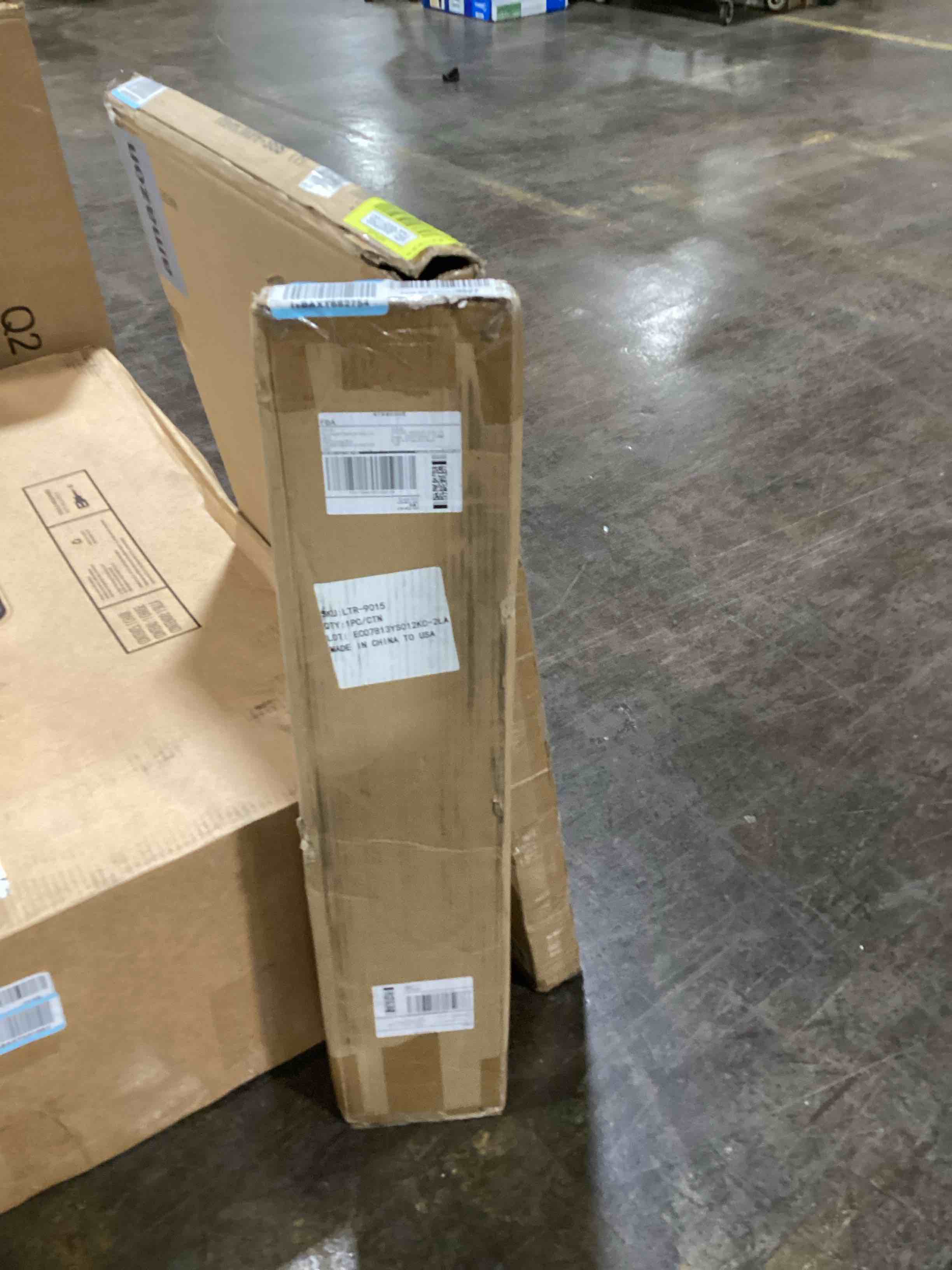 https://s3.amazonaws.com/lotting-images-prod/bidfta/YEL6097757_1719663822798.jpeg