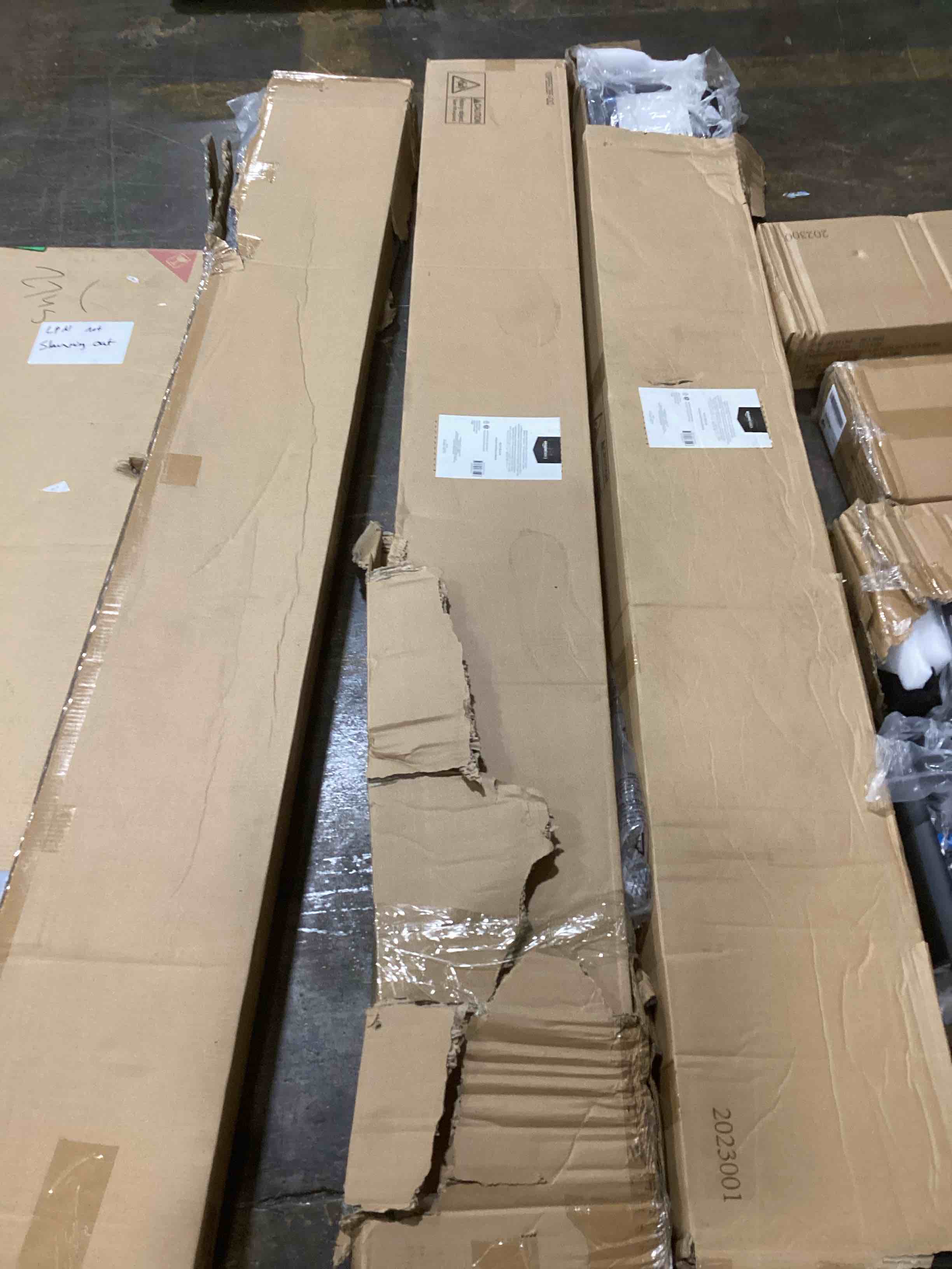 https://s3.amazonaws.com/lotting-images-prod/bidfta/YEL6098459_1717696397500.jpeg