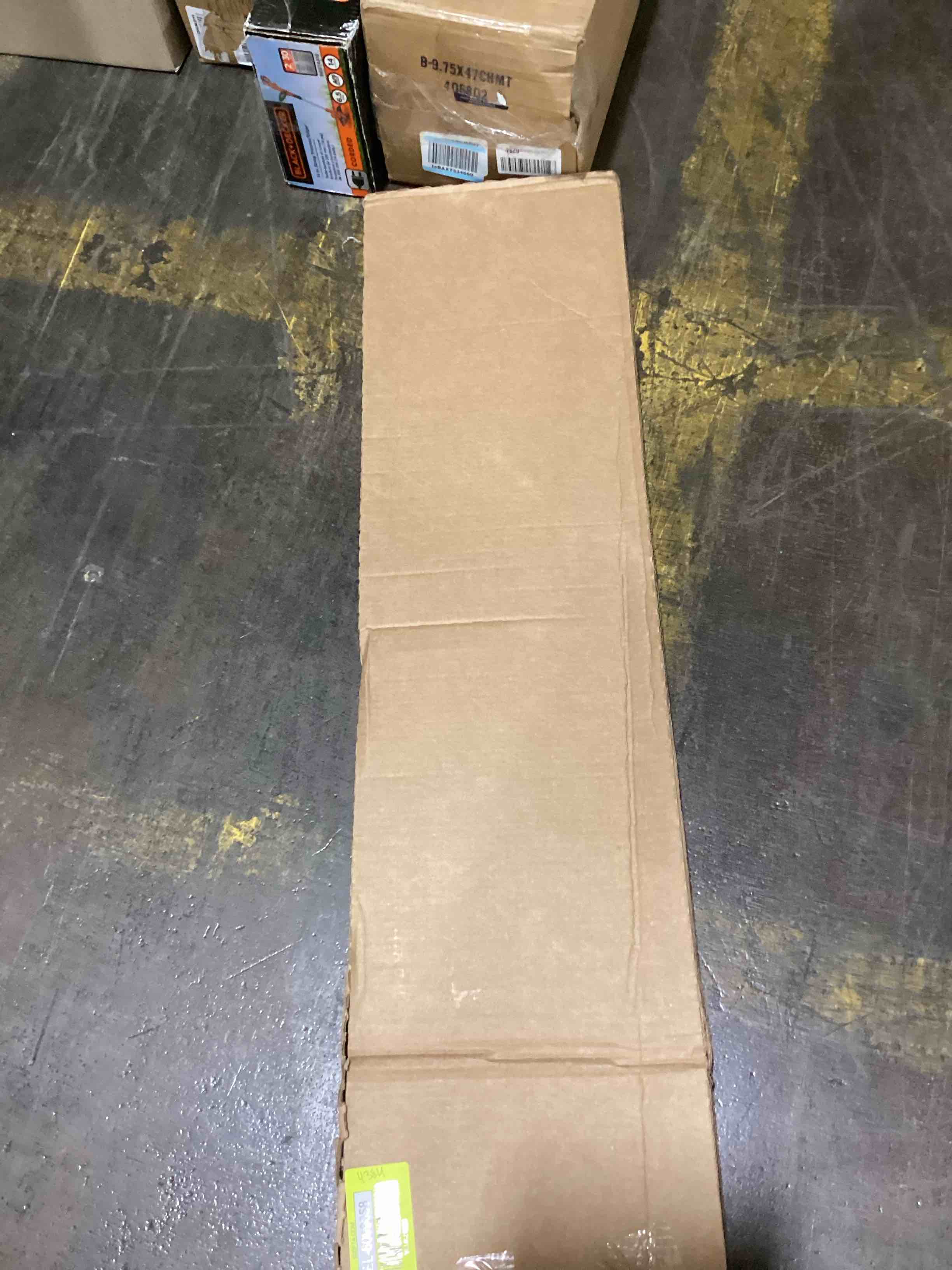 https://s3.amazonaws.com/lotting-images-prod/bidfta/YEL6099058_1718030801477.jpeg
