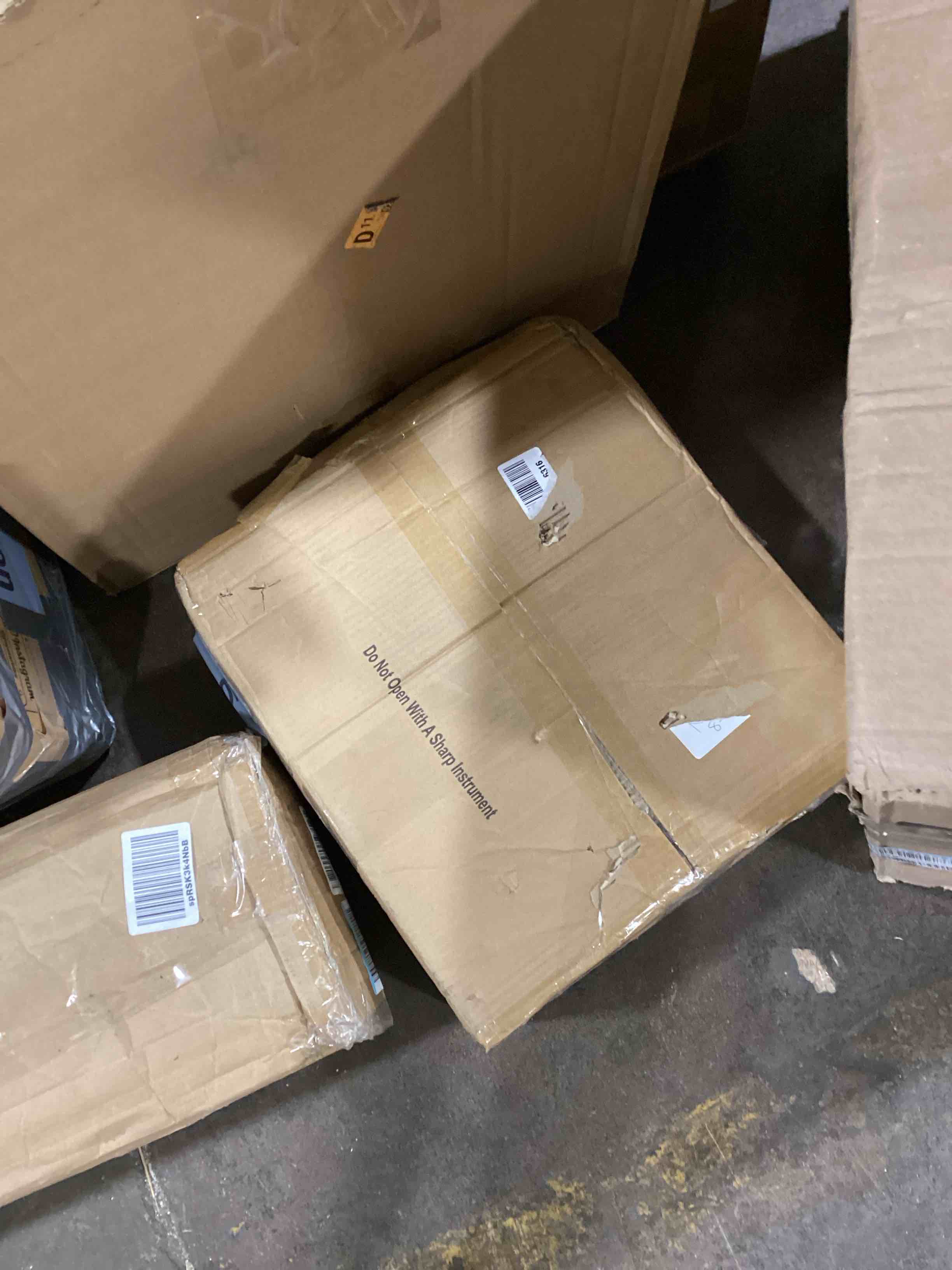 https://s3.amazonaws.com/lotting-images-prod/bidfta/YEL6099335_1718042549457.jpeg