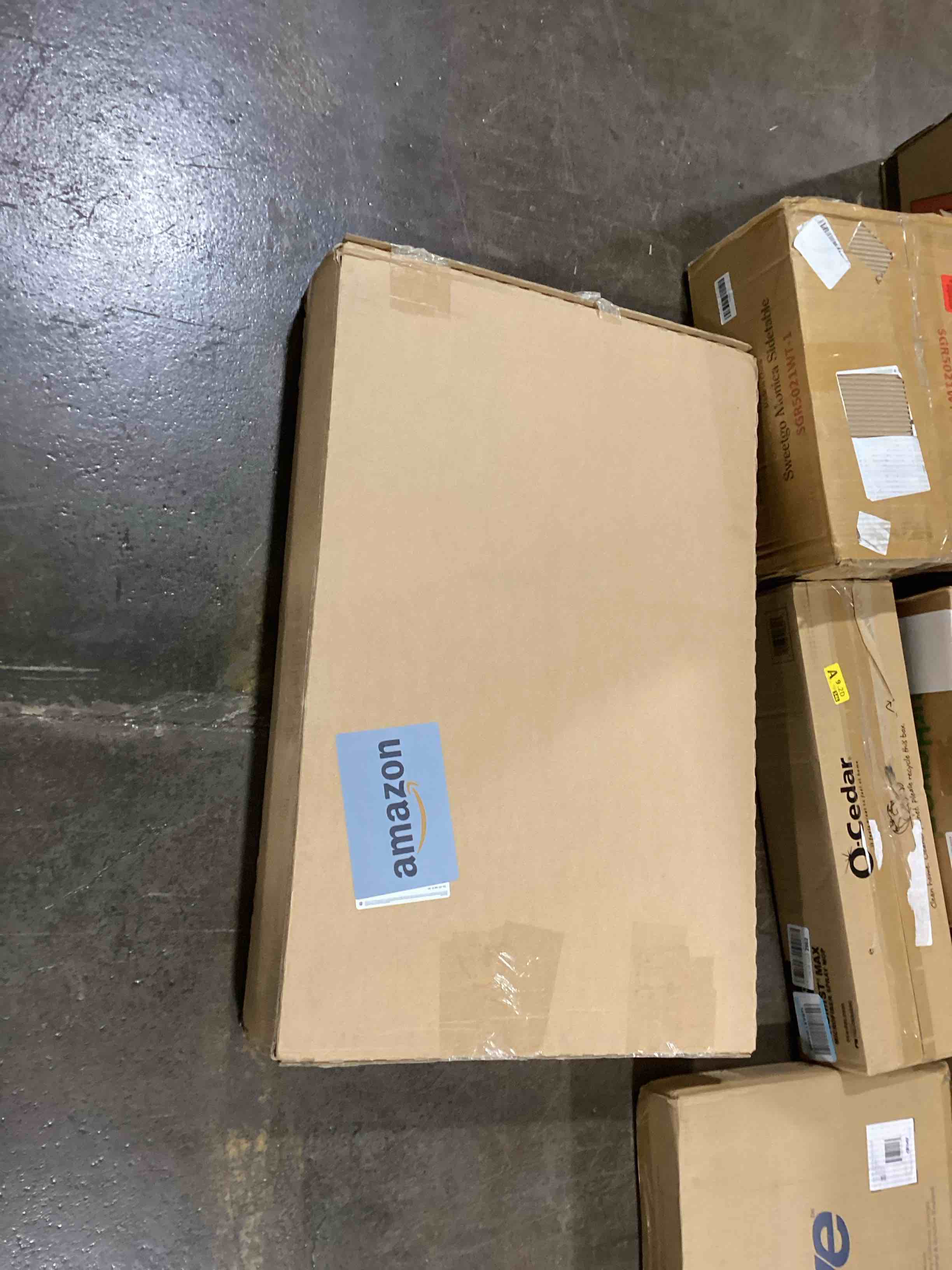 https://s3.amazonaws.com/lotting-images-prod/bidfta/YEL6099357_1718040963676.jpeg