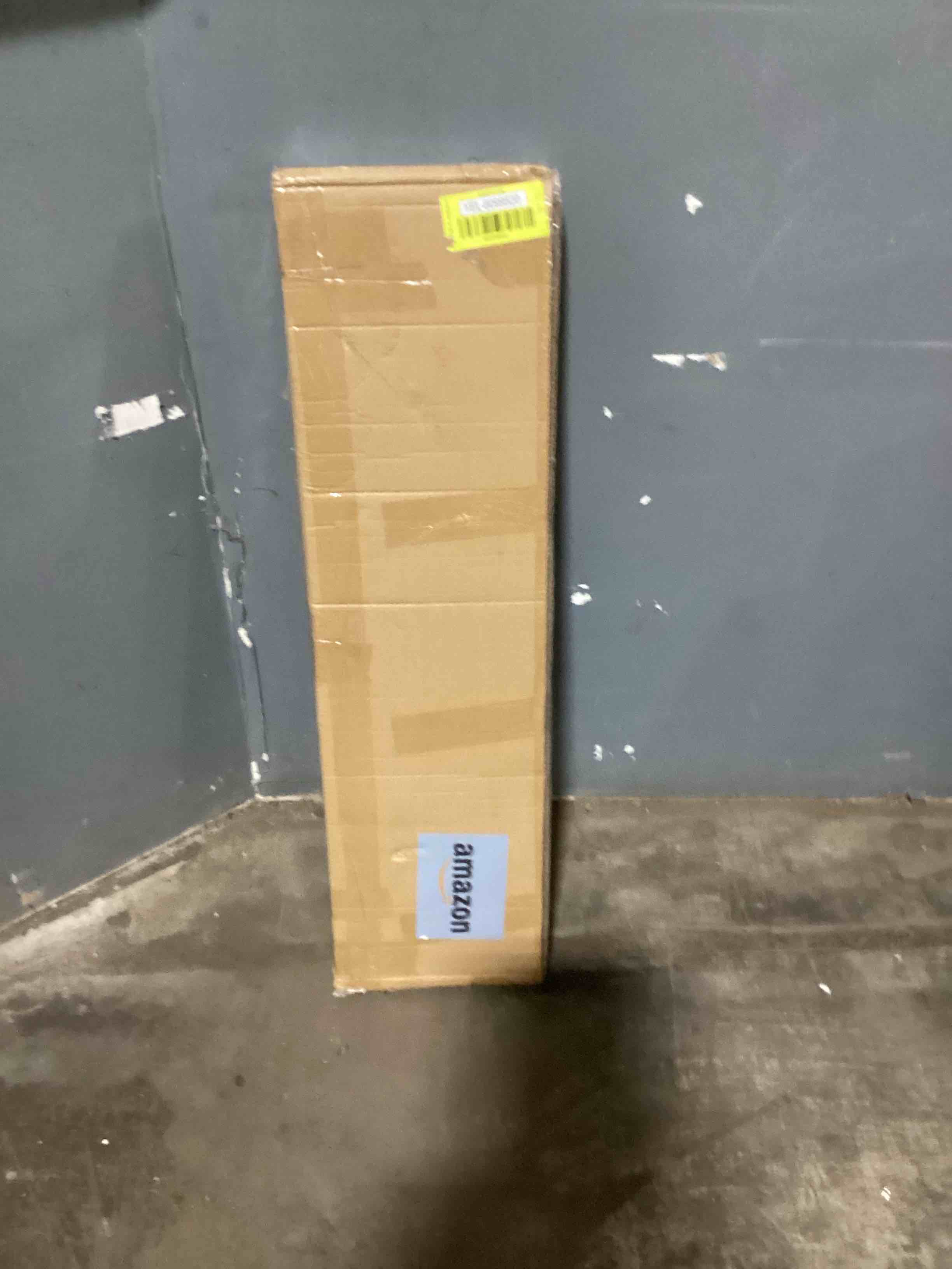 https://s3.amazonaws.com/lotting-images-prod/bidfta/YEL6099520_1718219629613.jpeg