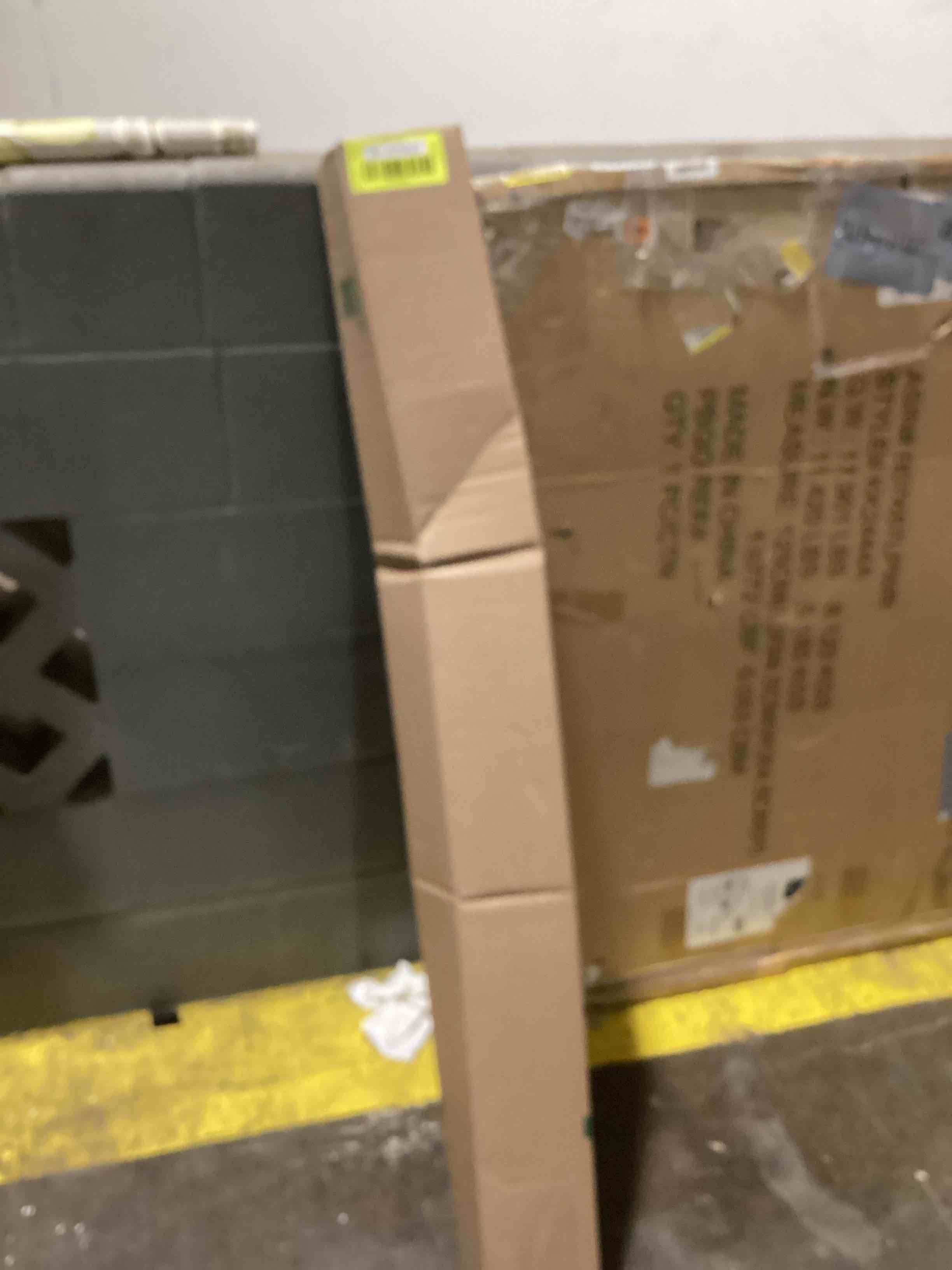 https://s3.amazonaws.com/lotting-images-prod/bidfta/YEL6099522_1718219312998.jpeg