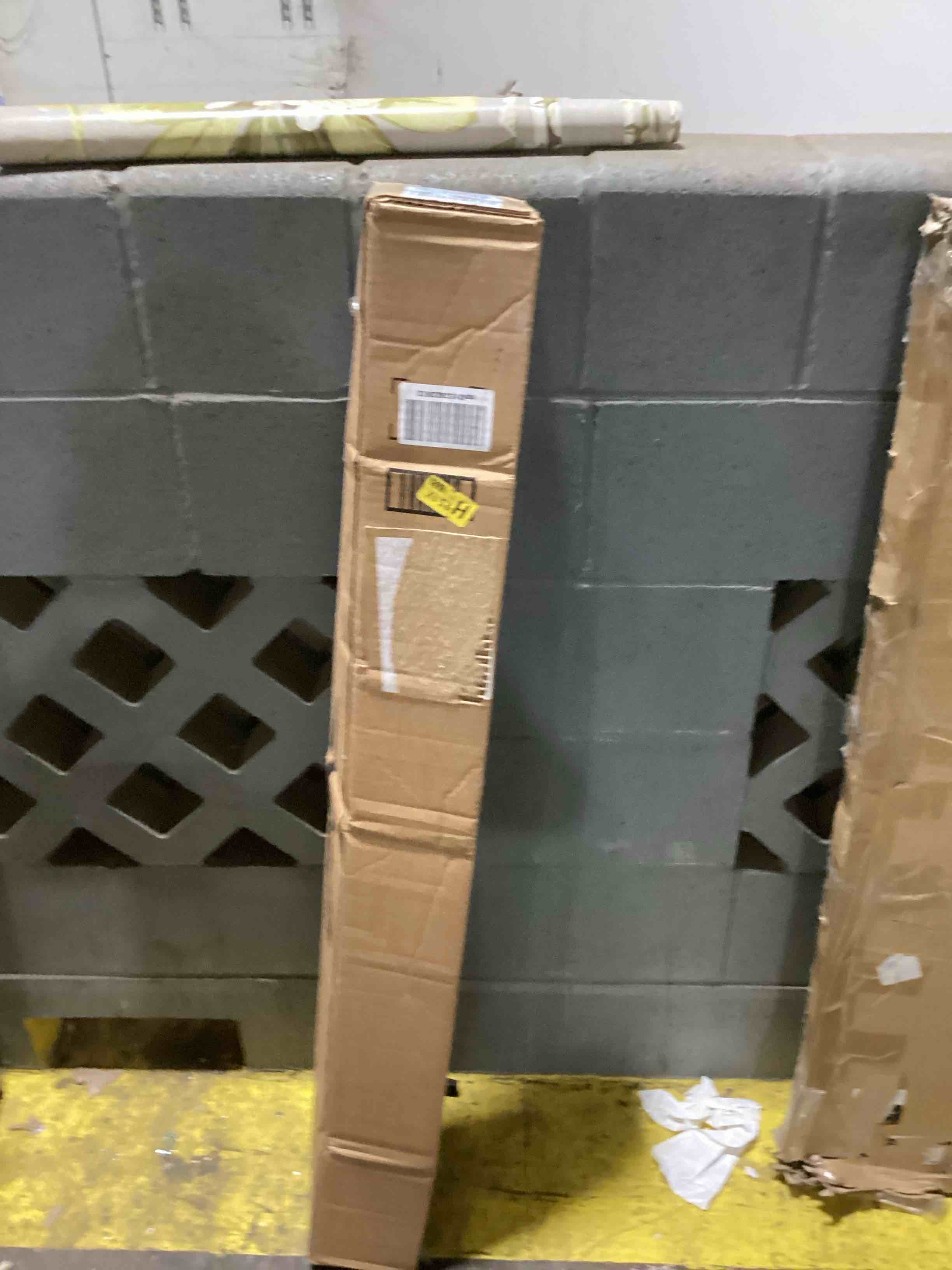 https://s3.amazonaws.com/lotting-images-prod/bidfta/YEL6099523_1718219179667.jpeg