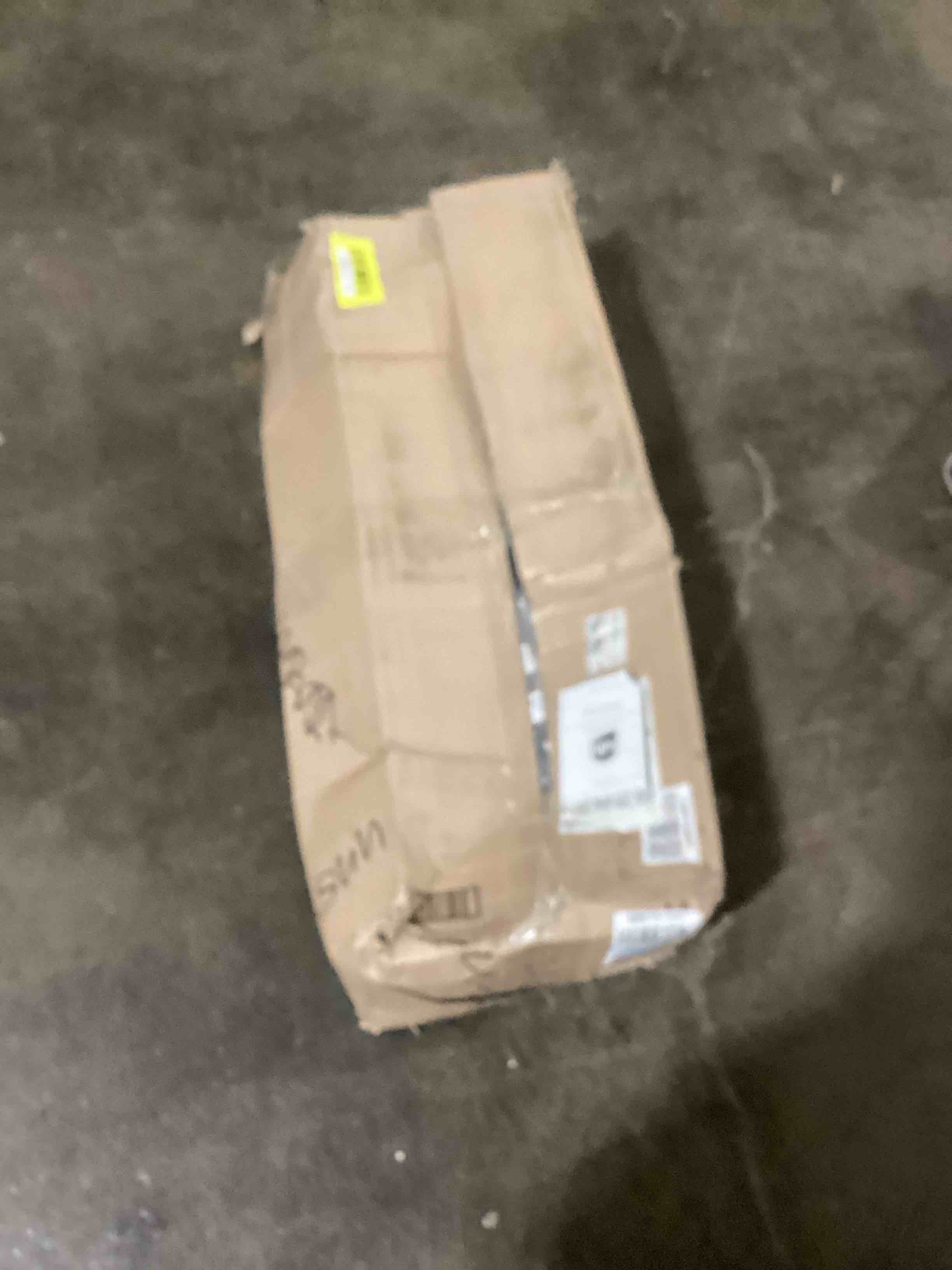 https://s3.amazonaws.com/lotting-images-prod/bidfta/YEL6099531_1718216607968.jpeg