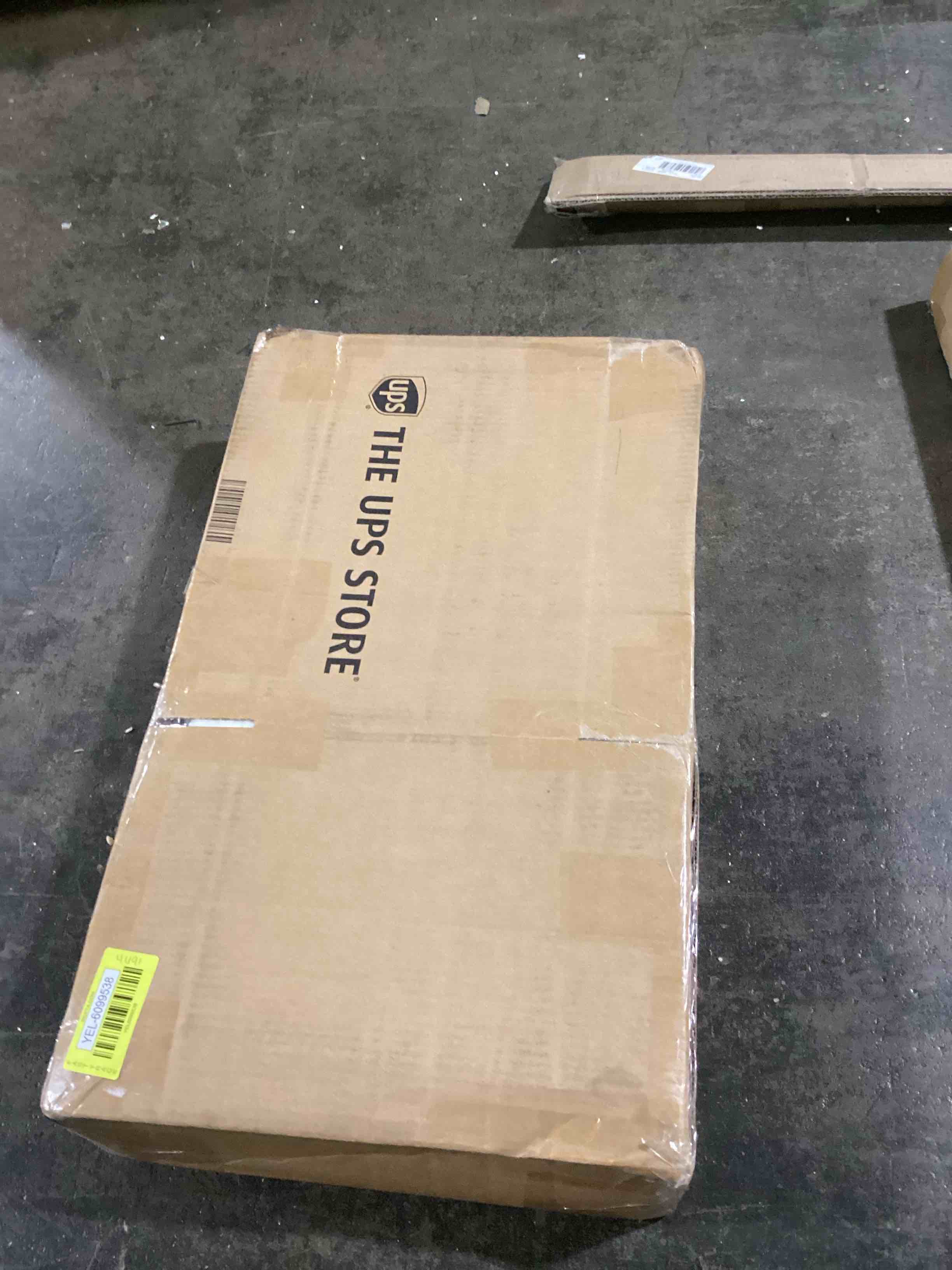 https://s3.amazonaws.com/lotting-images-prod/bidfta/YEL6099538_1718214989831.jpeg